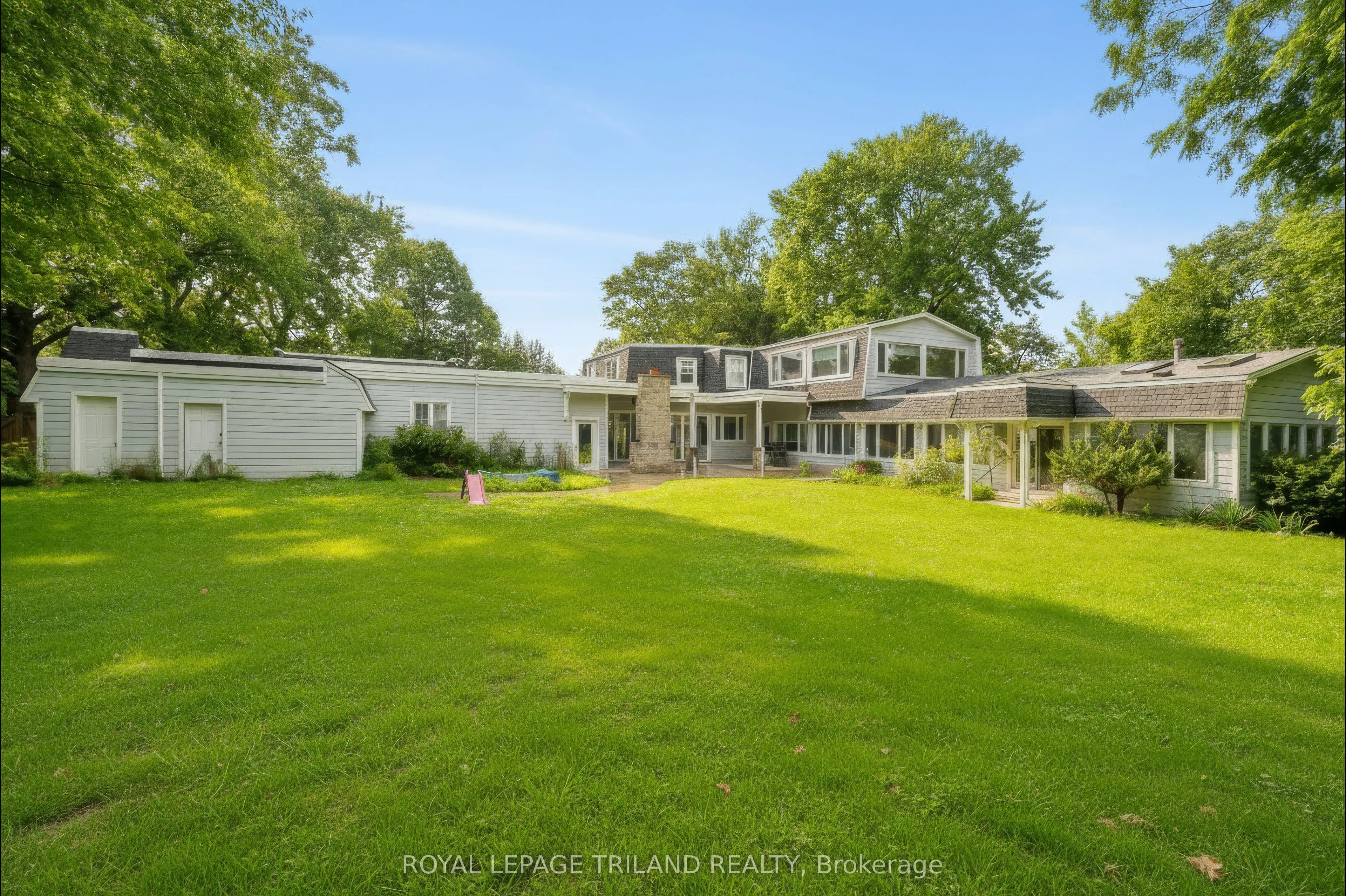 467 Commissioners Road E