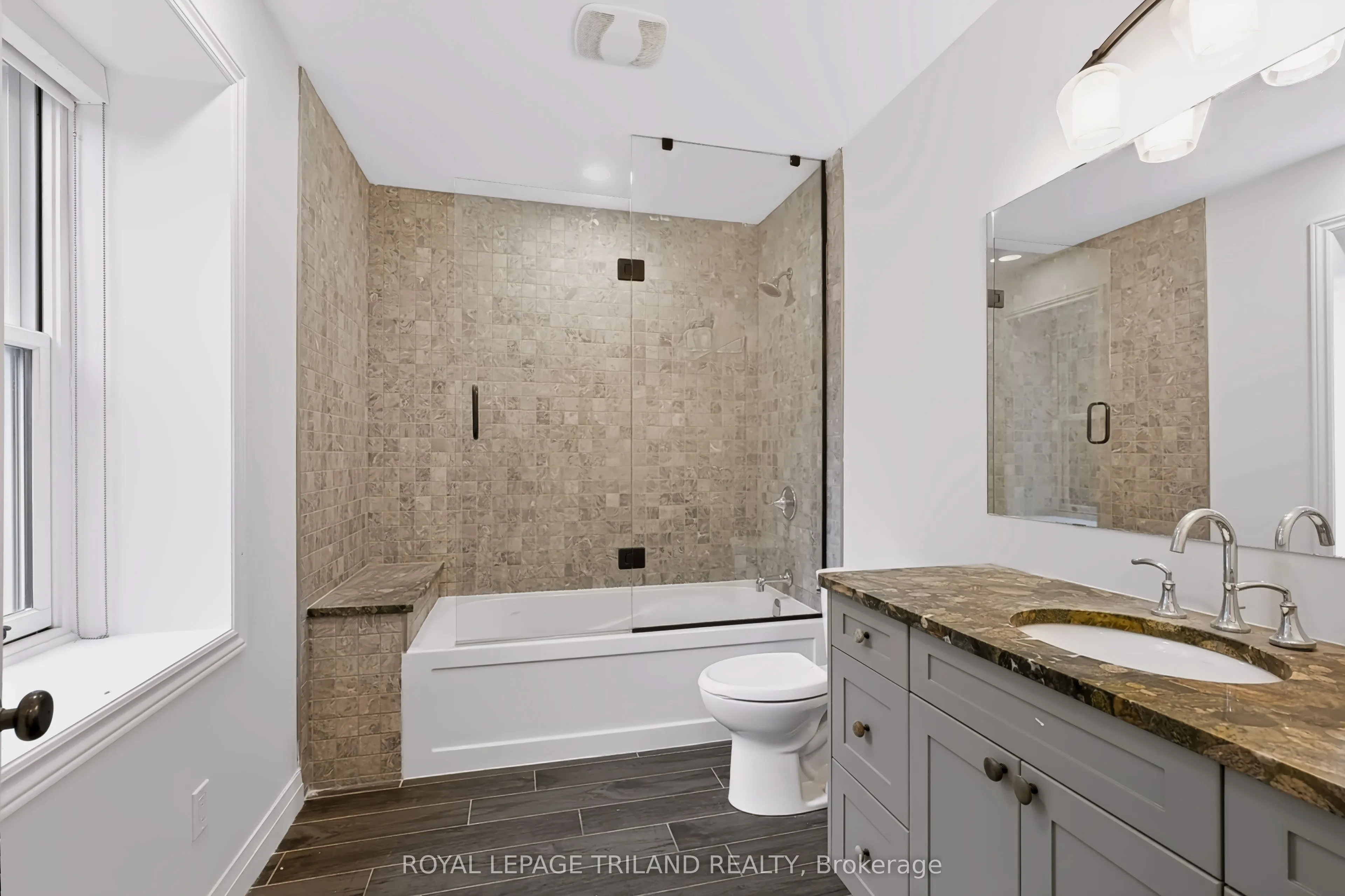 467 Commissioners Road E