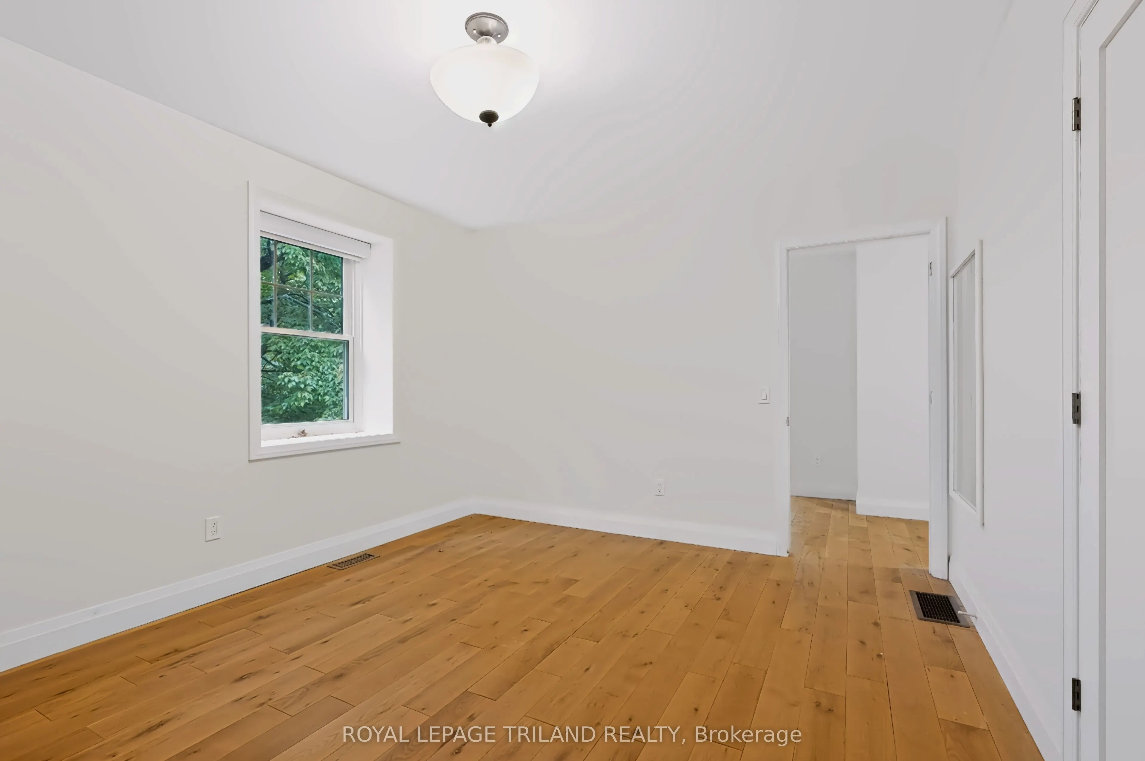 467 Commissioners Road E