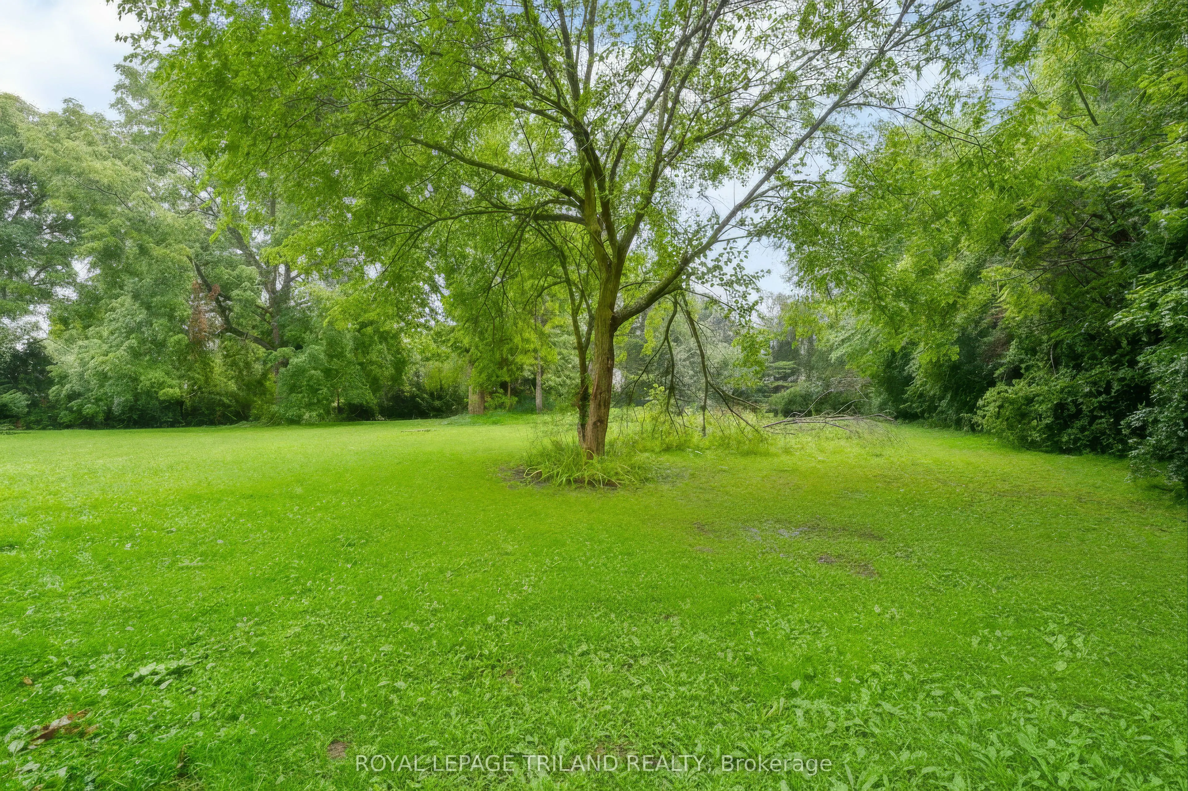 467 Commissioners Road E