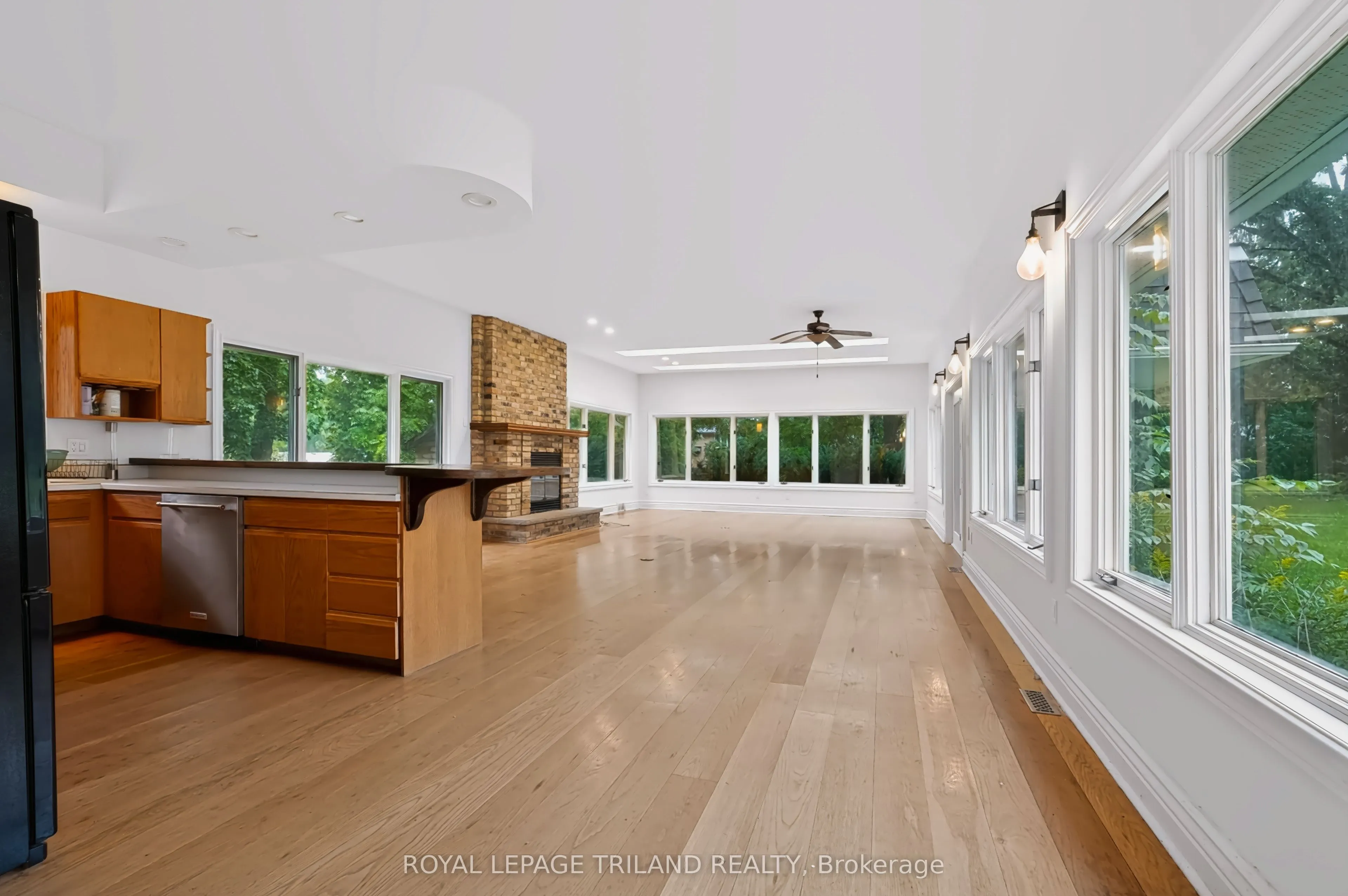 467 Commissioners Road E