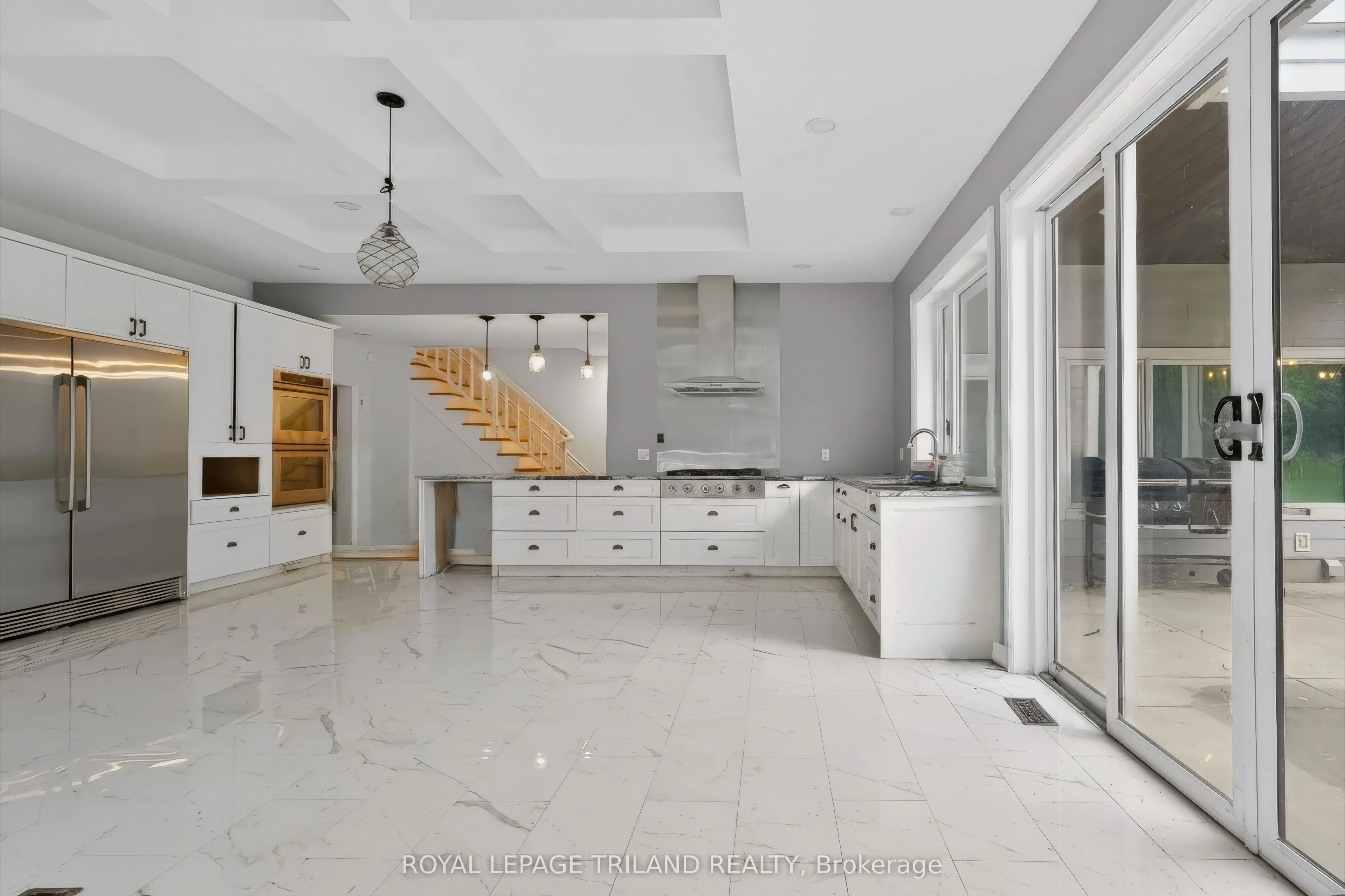 467 Commissioners Road E
