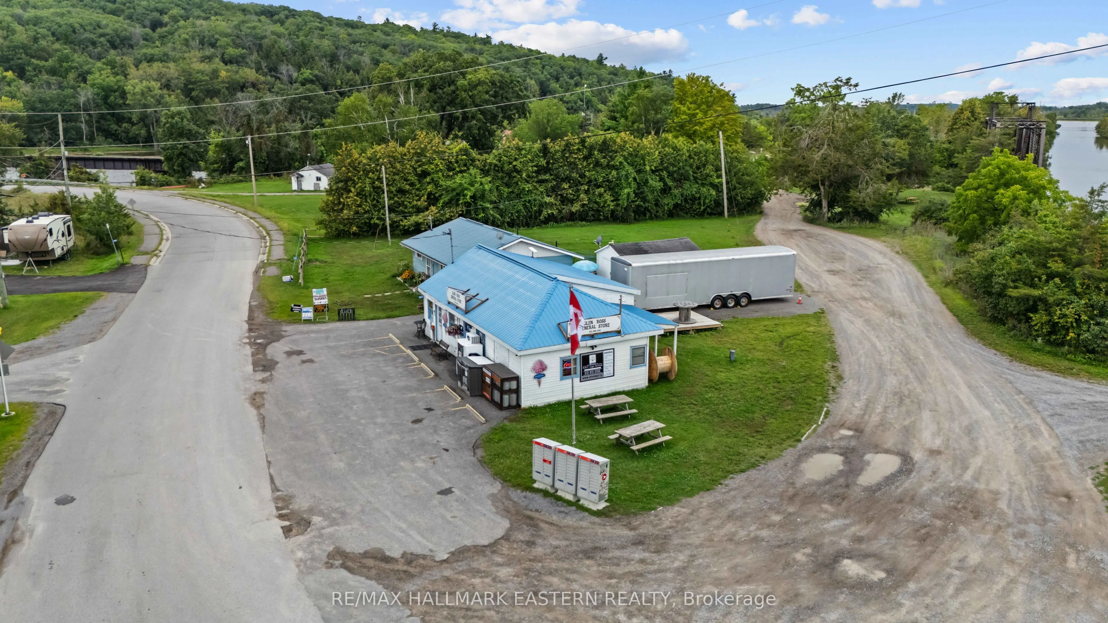 1303 1305 Glen Ross Road