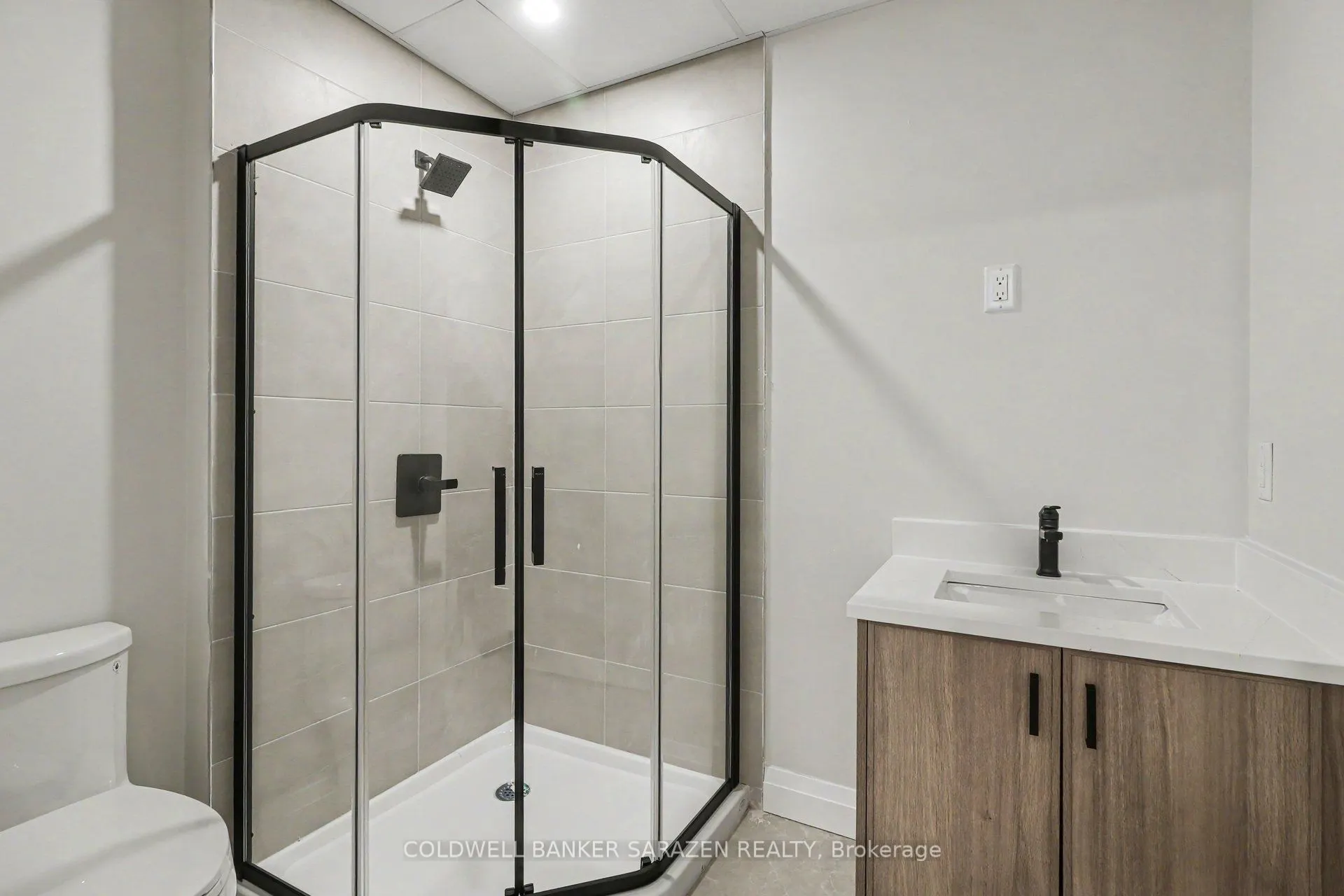 42 Mcarthur Avenue #201