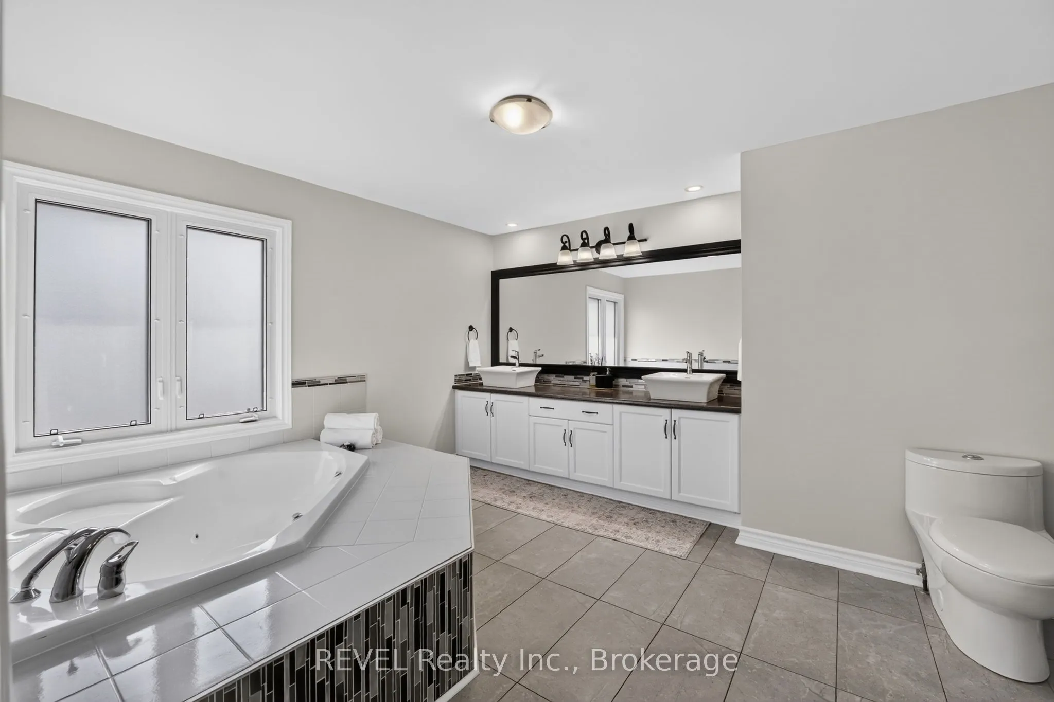 10 Meadowbrook Lane