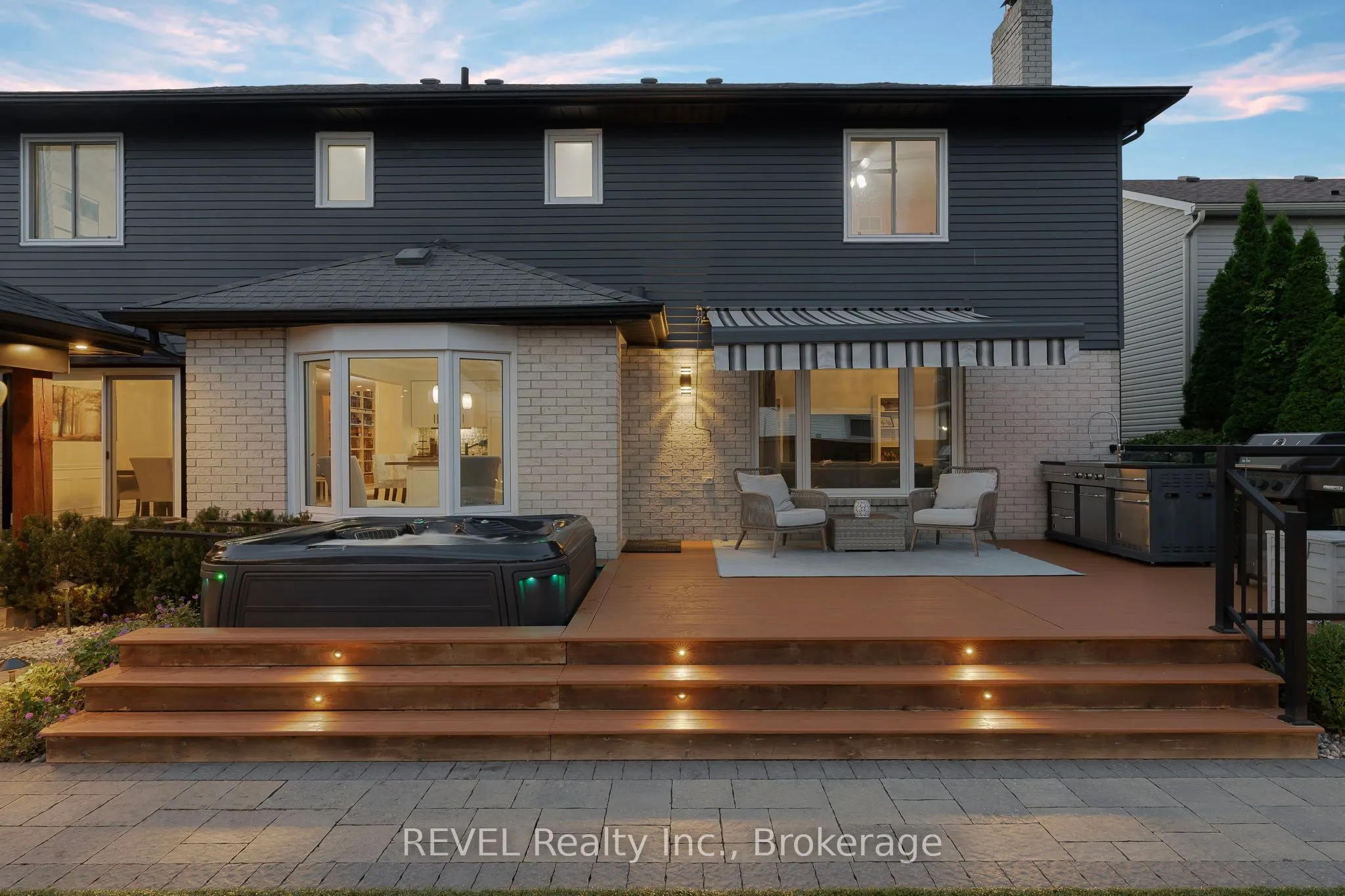 10 Meadowbrook Lane