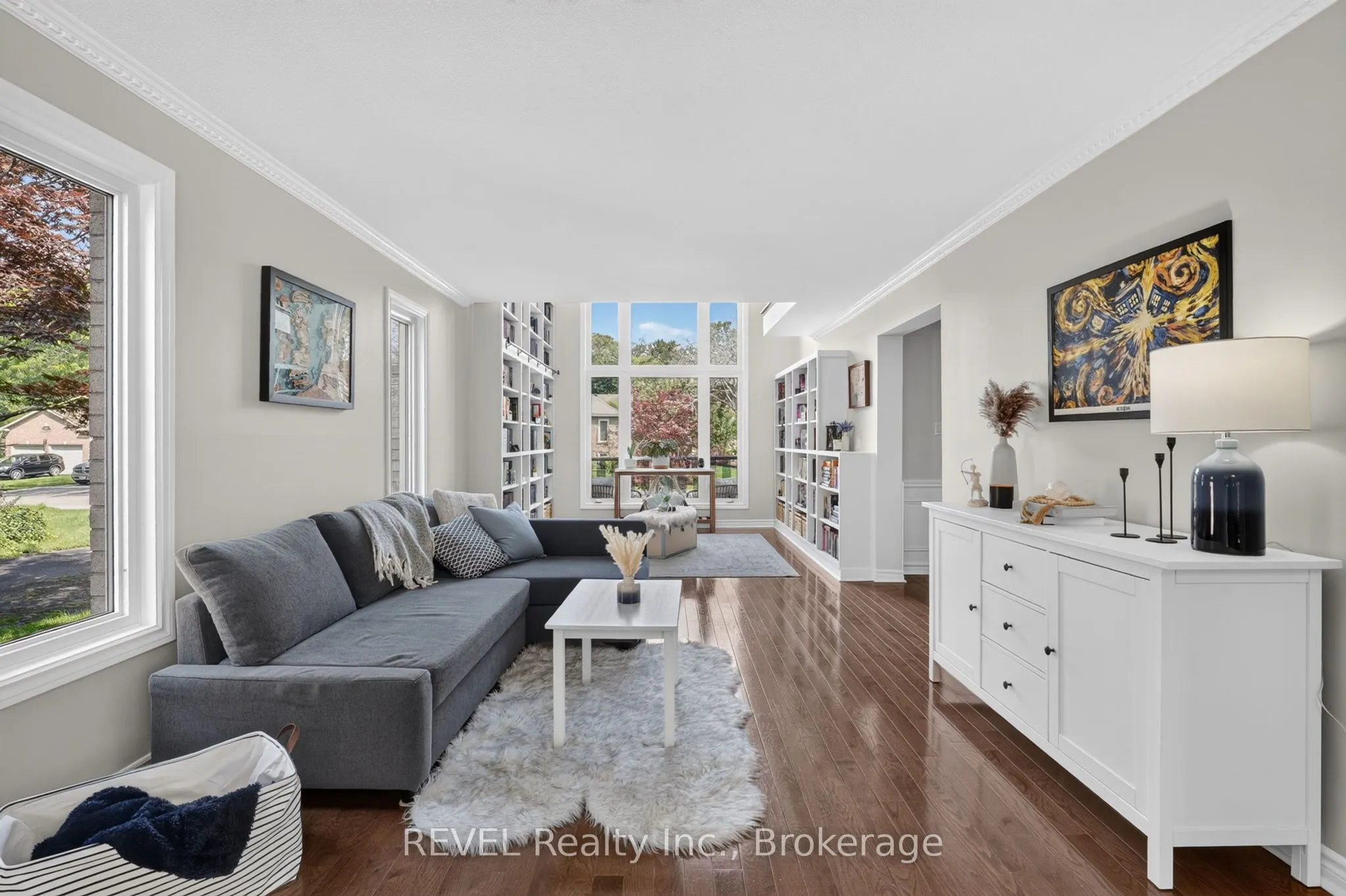 10 Meadowbrook Lane