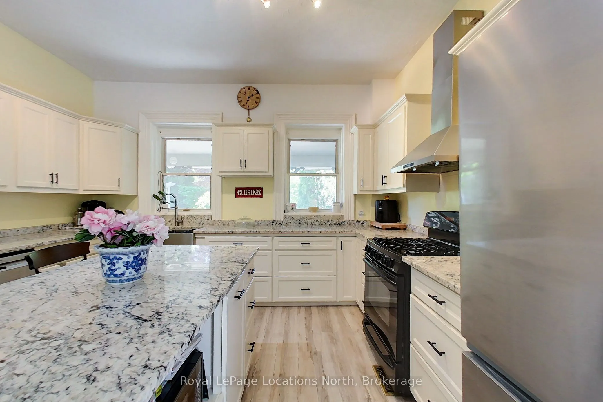 44 Parkview Avenue
