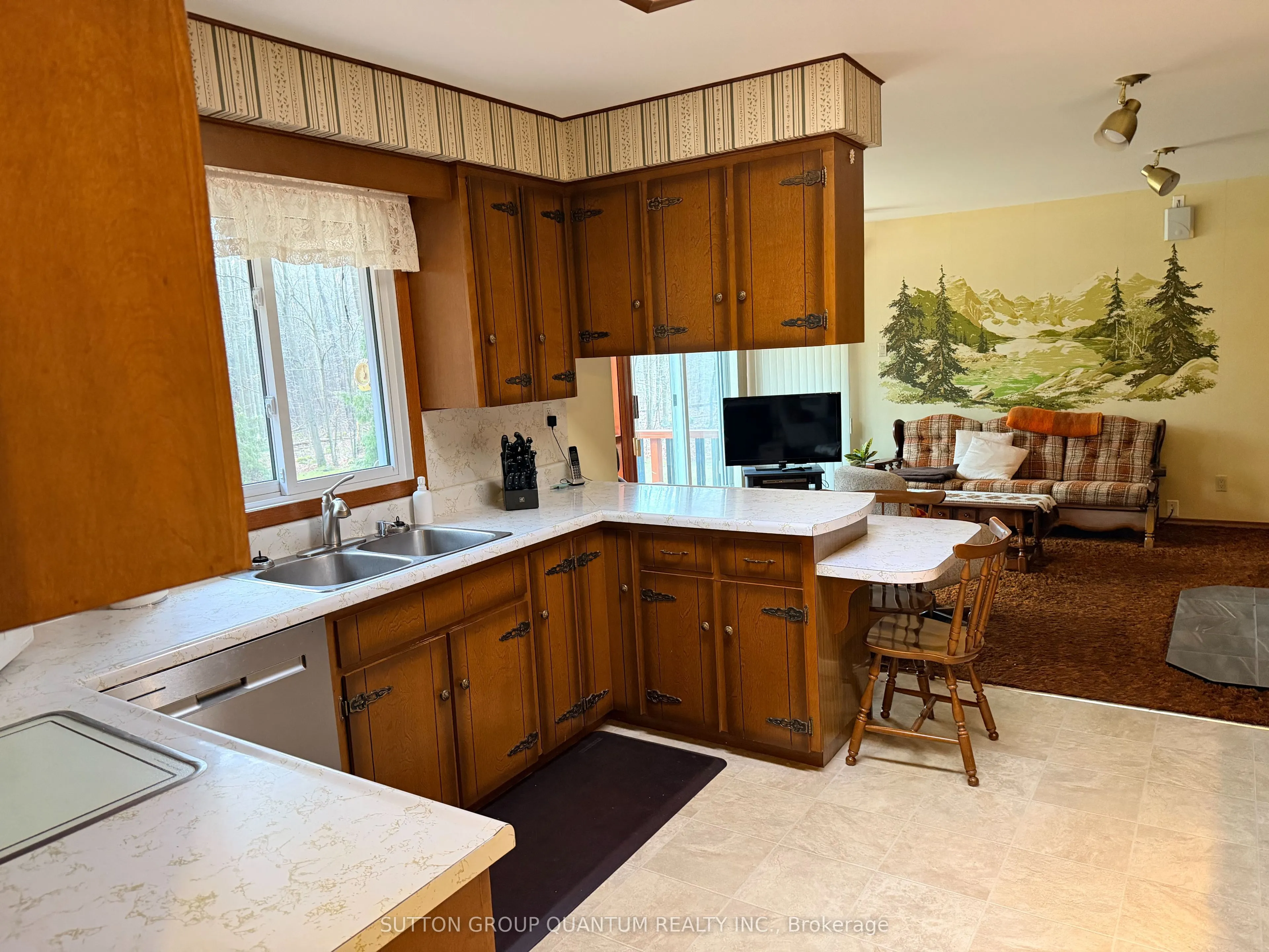 506 11th Concession Road E