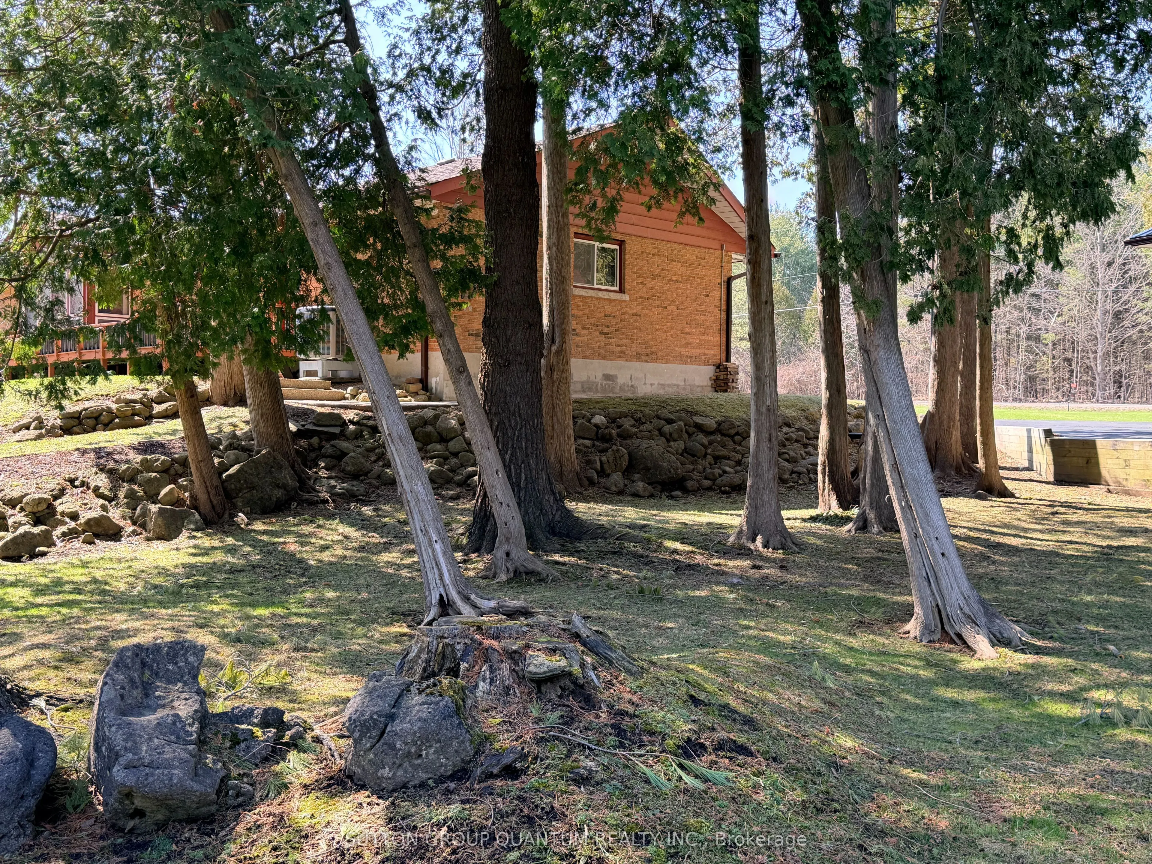 506 11th Concession Road E