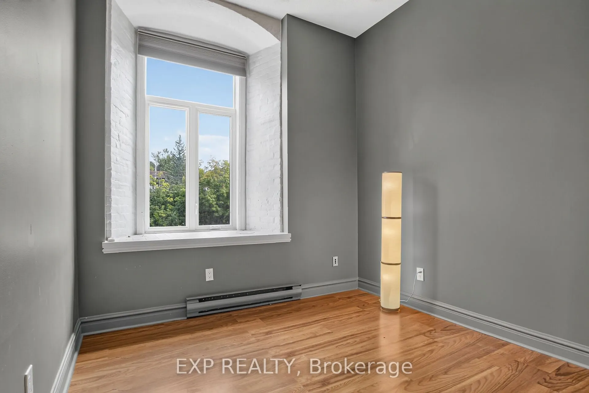 1 Rosamond Street E #405