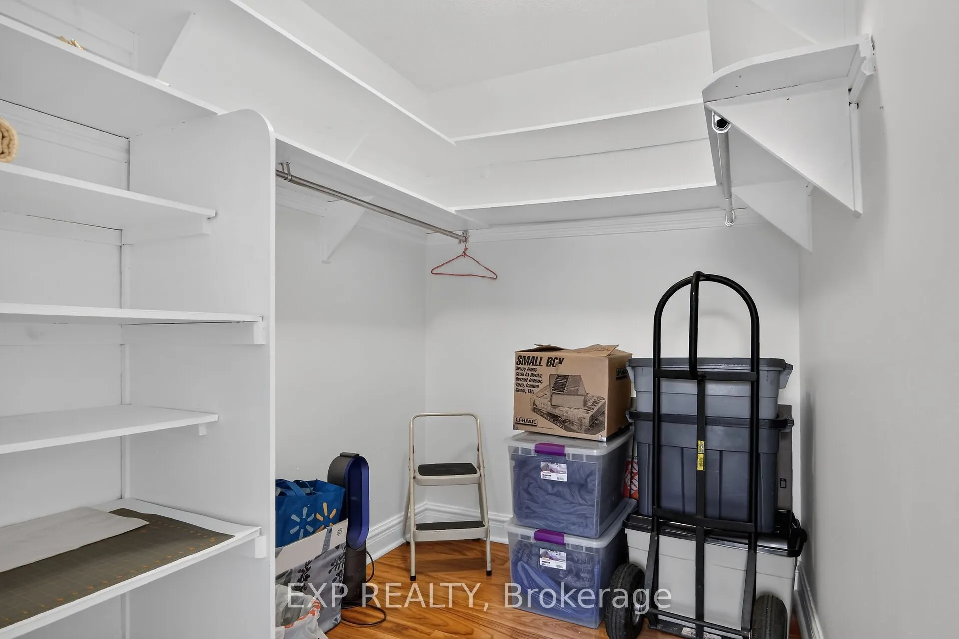 1 Rosamond Street E #405