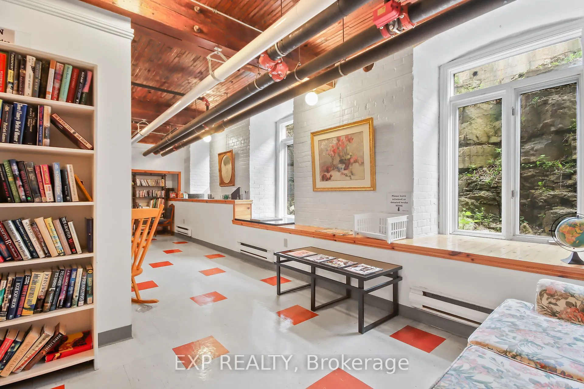 1 Rosamond Street E #405