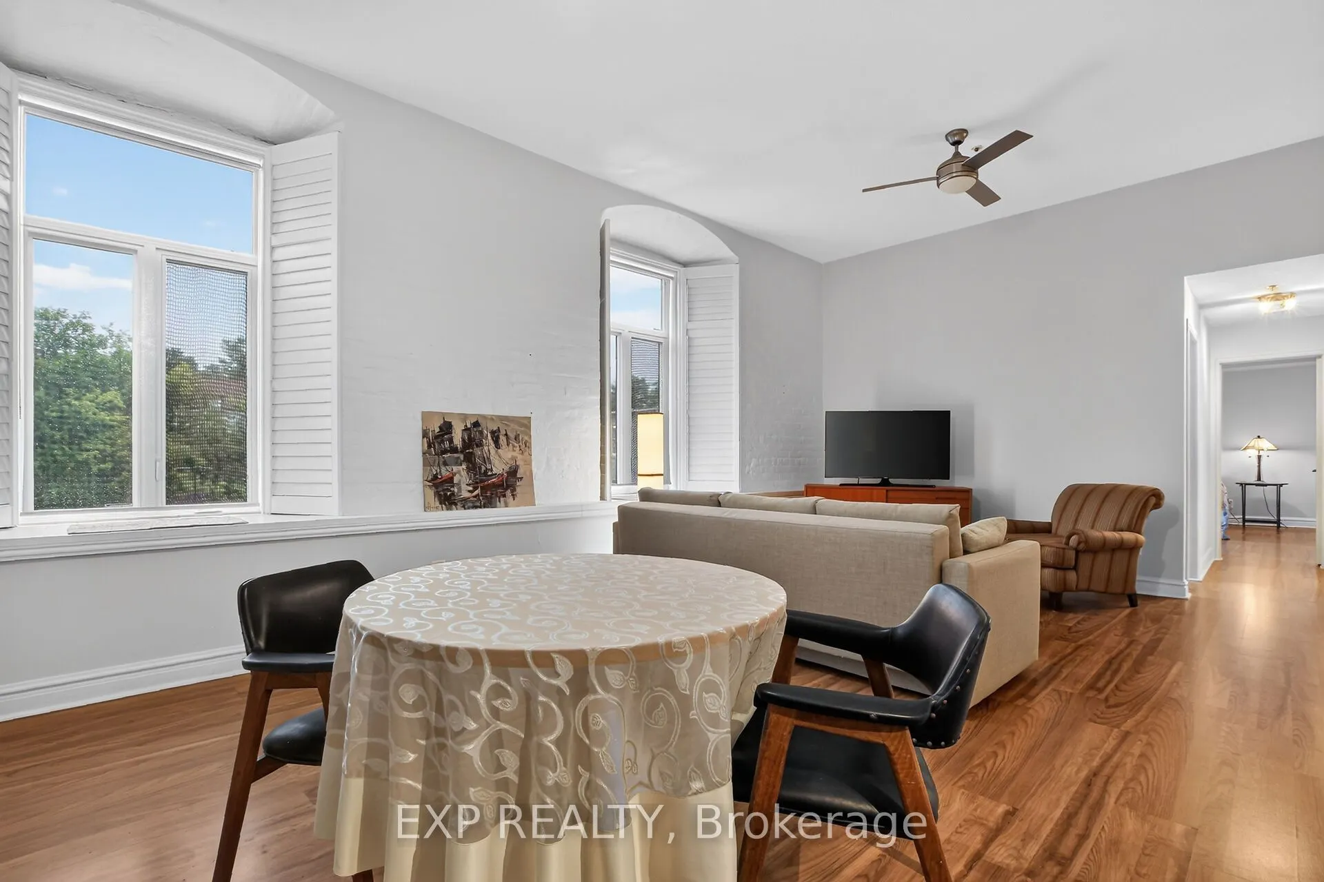 1 Rosamond Street E #405