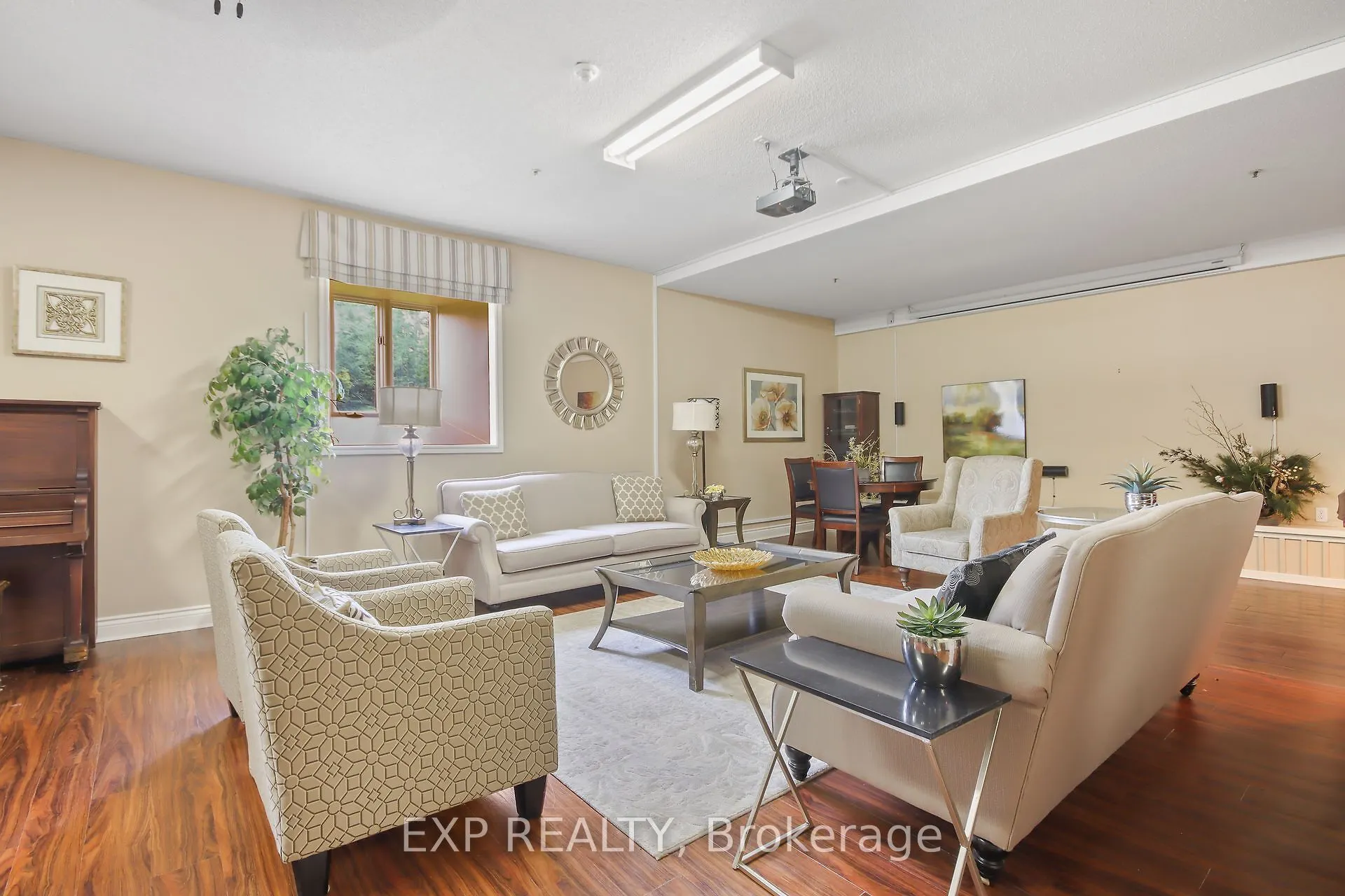 1 Rosamond Street E #405