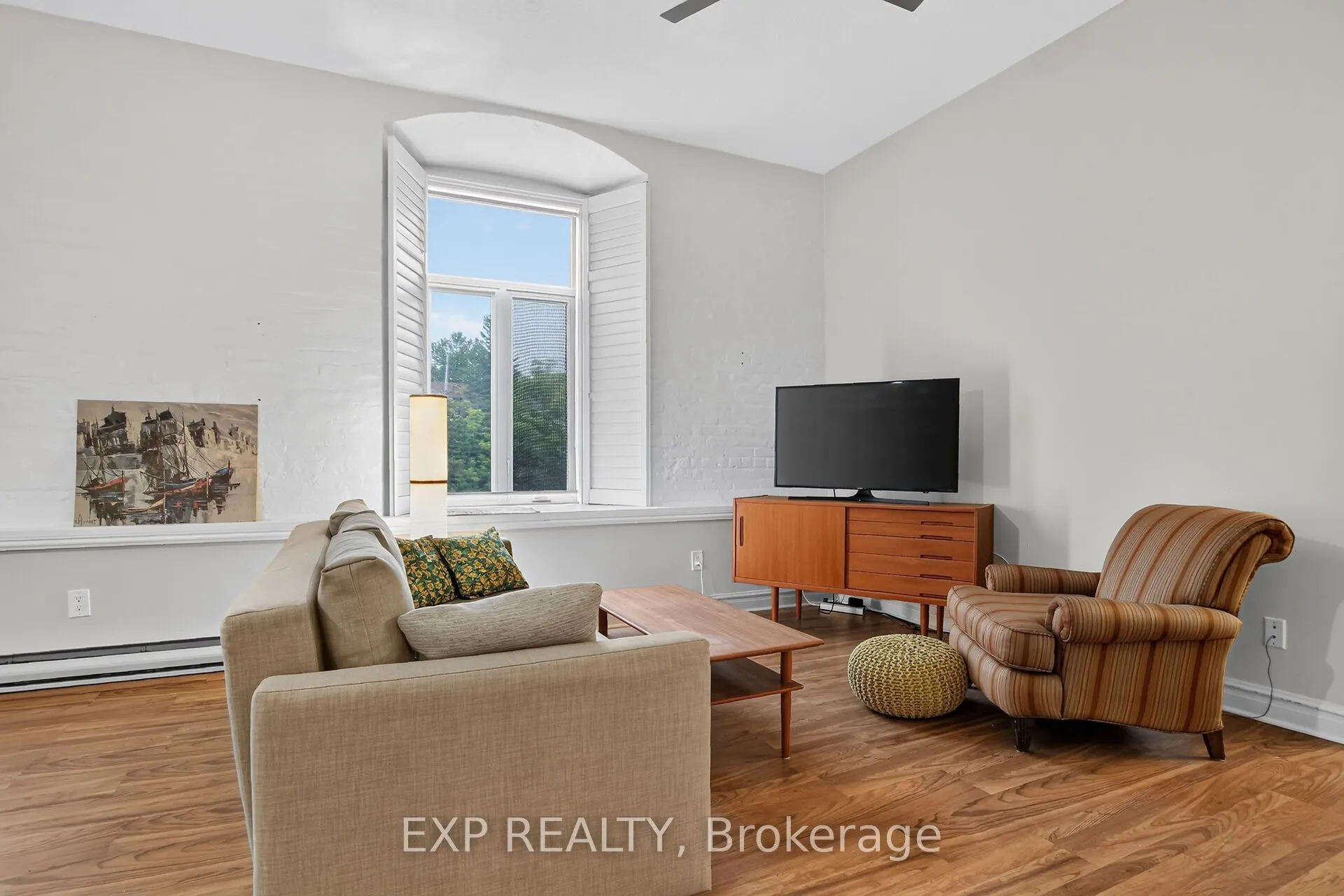 1 Rosamond Street E #405