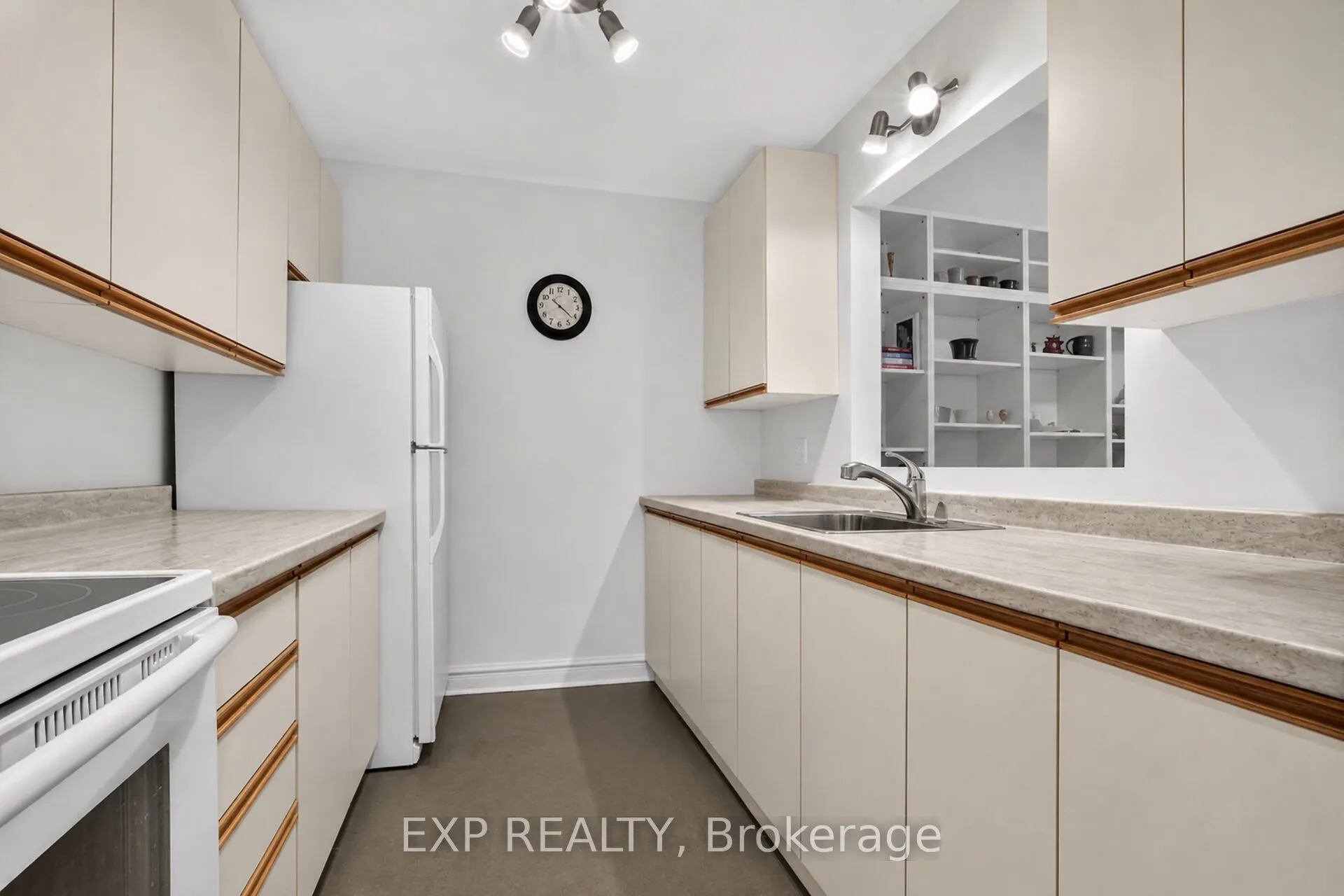 1 Rosamond Street E #405