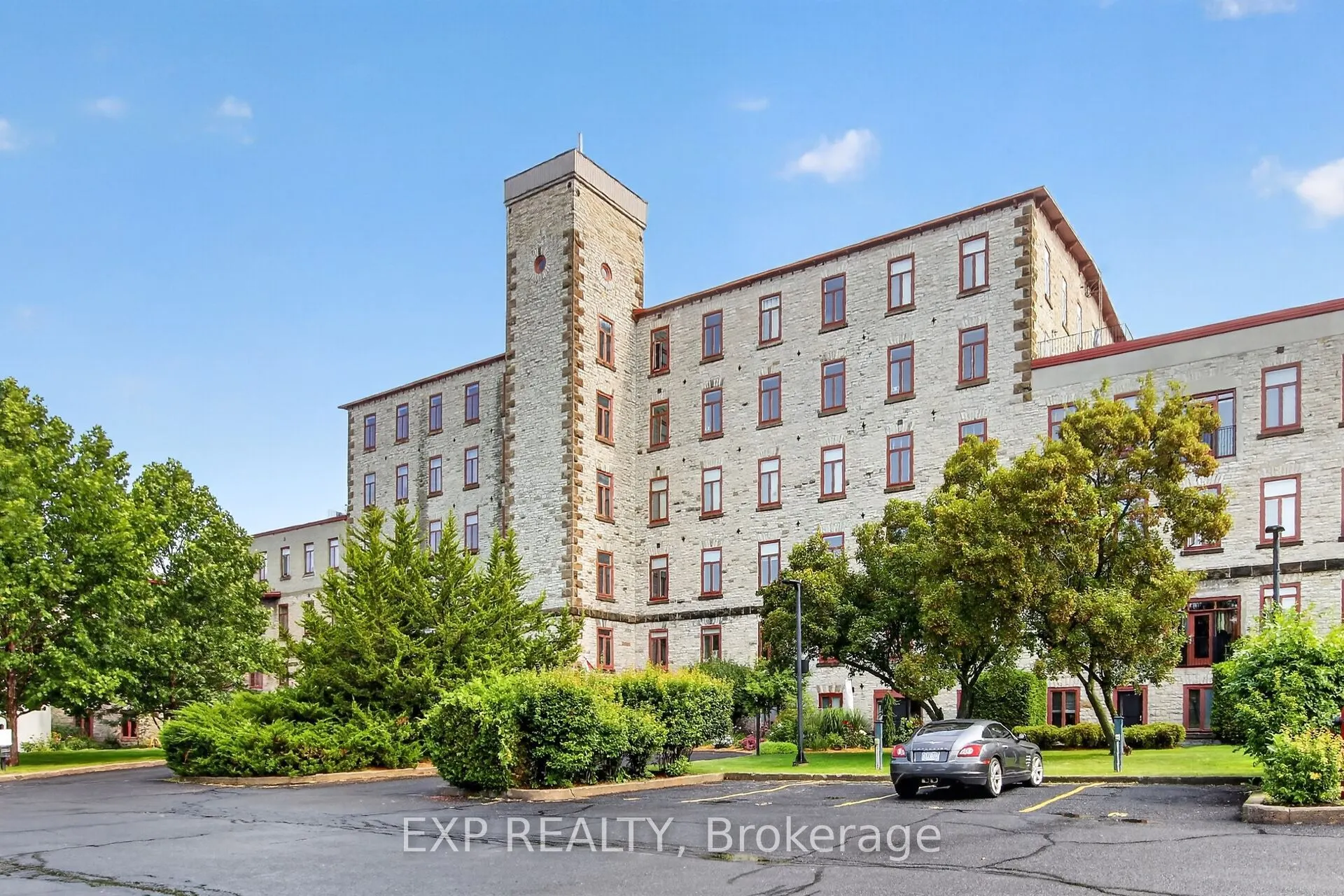 1 Rosamond Street E #405