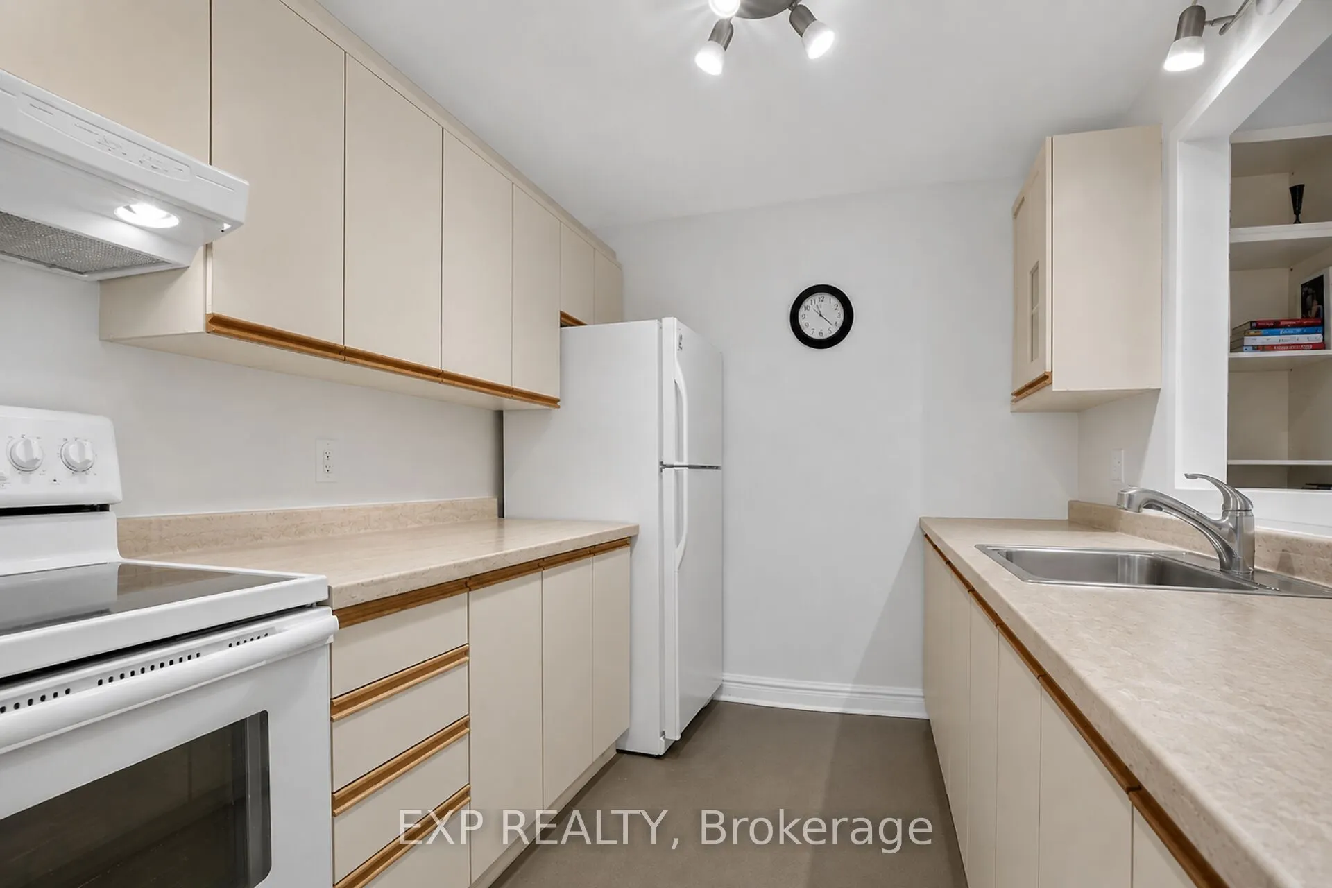 1 Rosamond Street E #405