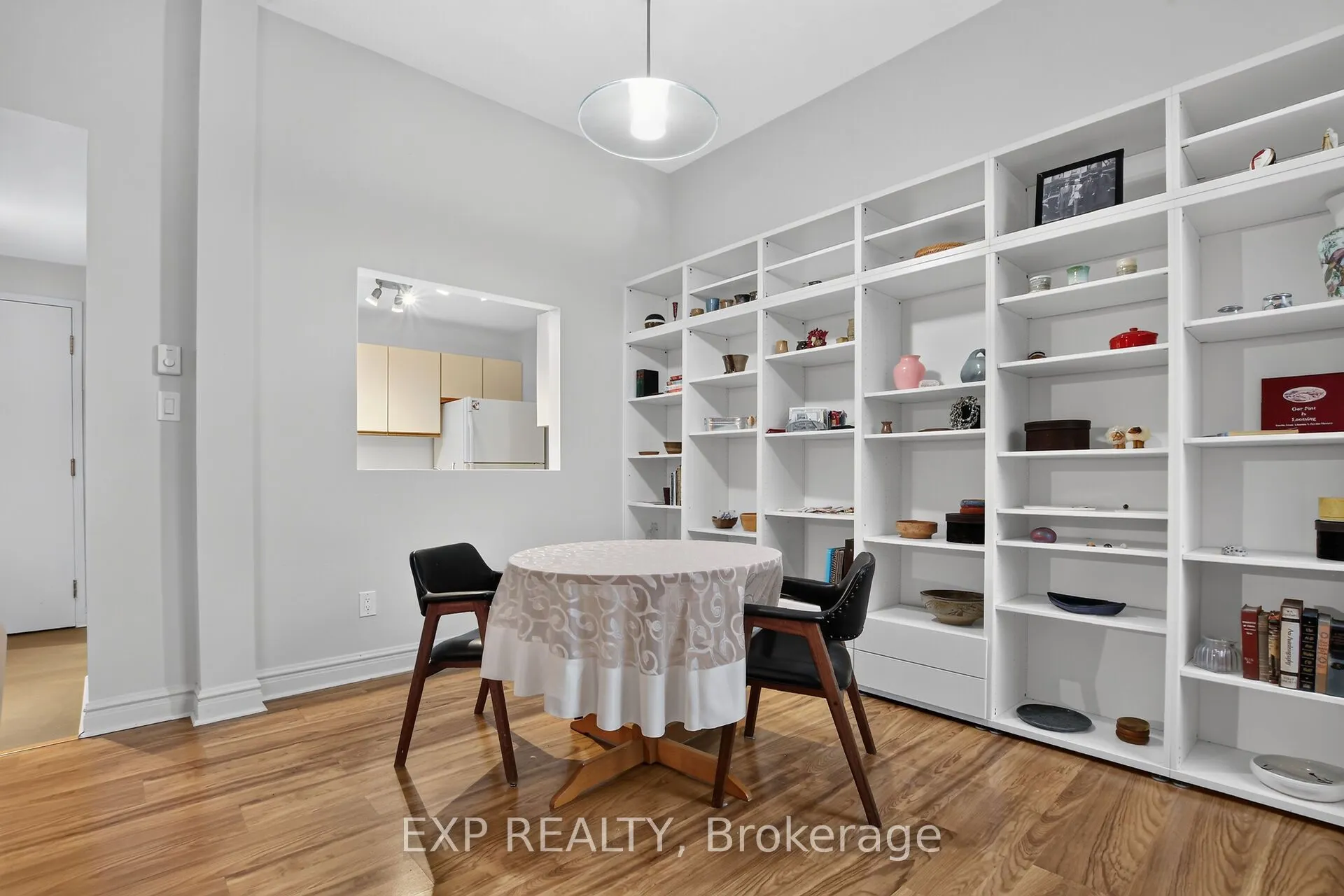 1 Rosamond Street E #405