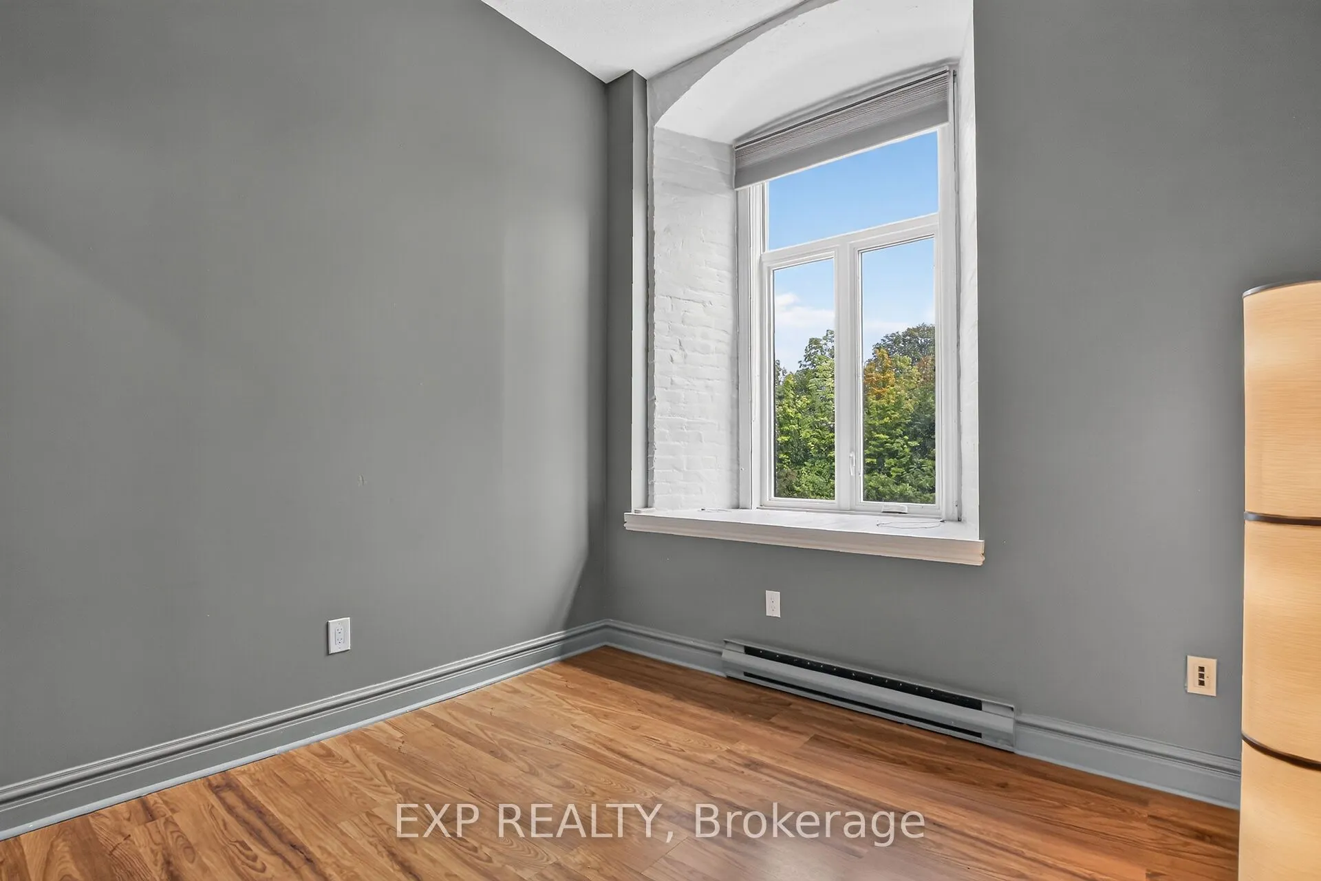 1 Rosamond Street E #405