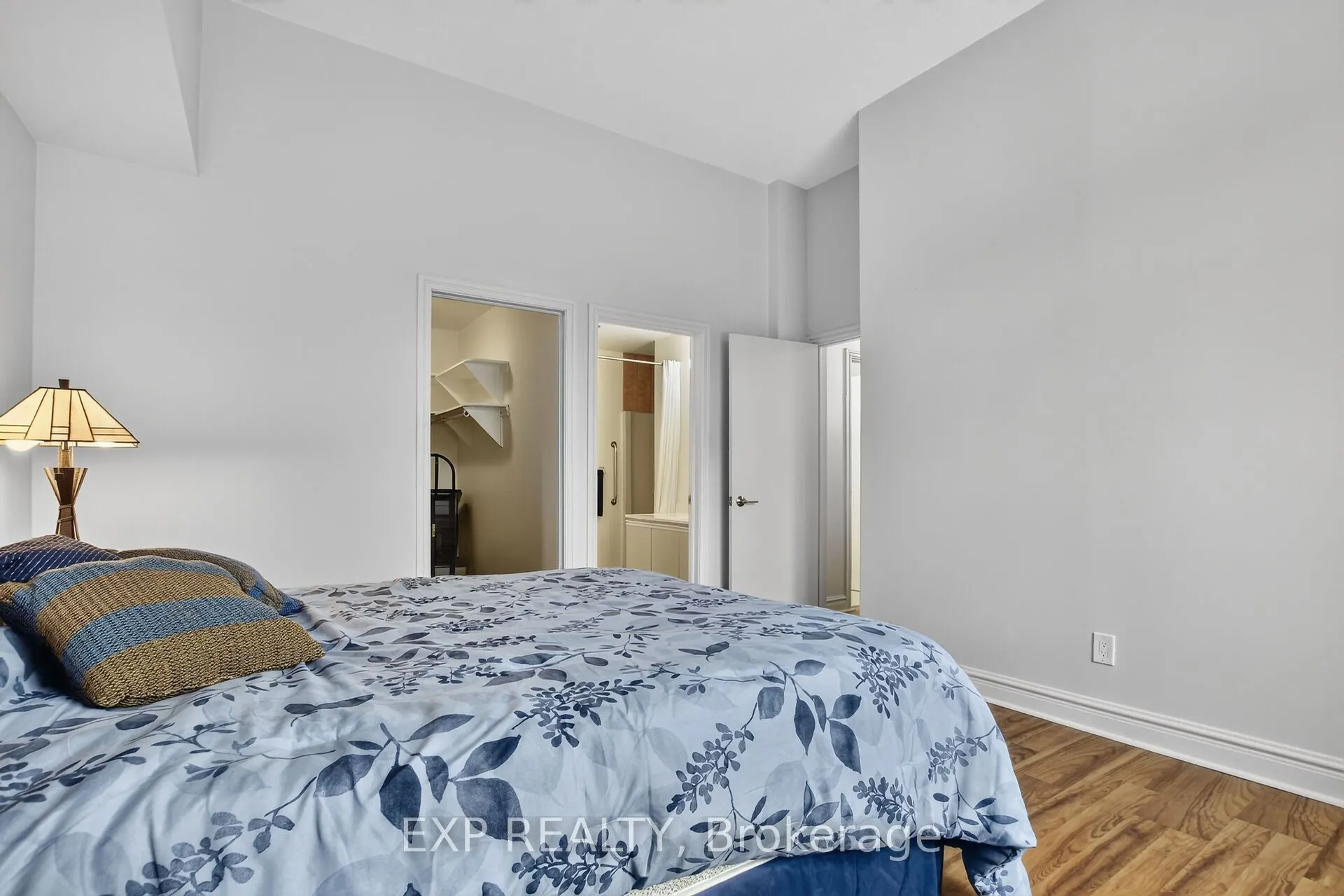 1 Rosamond Street E #405