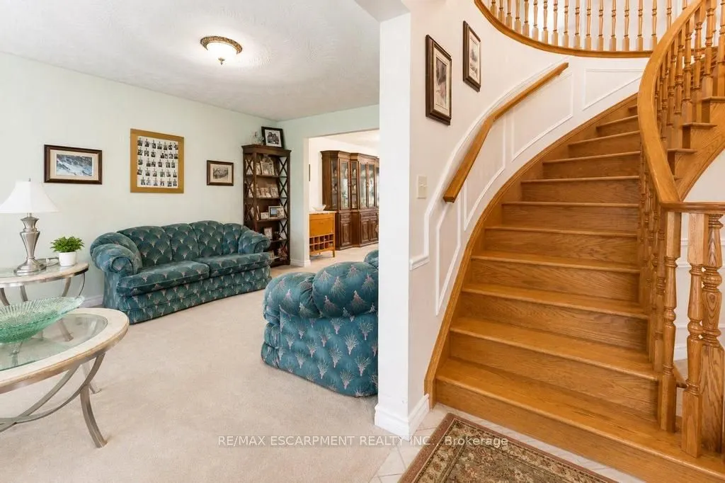 33 Maryvale Avenue