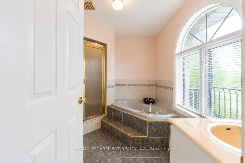 33 Maryvale Avenue