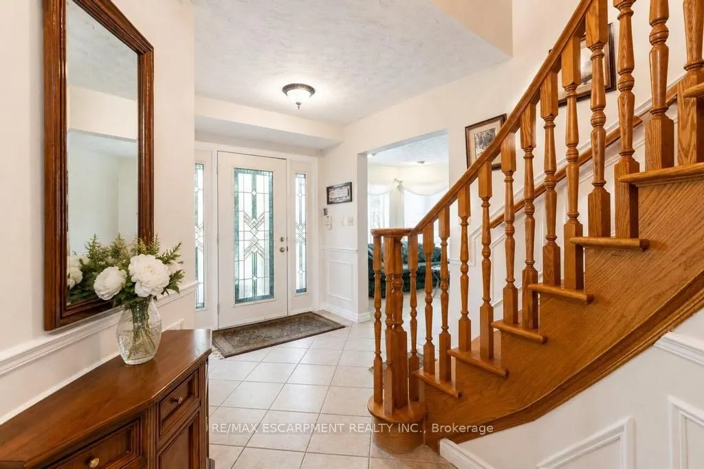 33 Maryvale Avenue