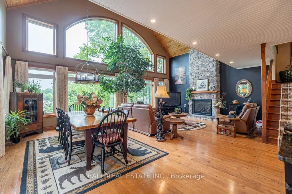 32 Shadowood Lane