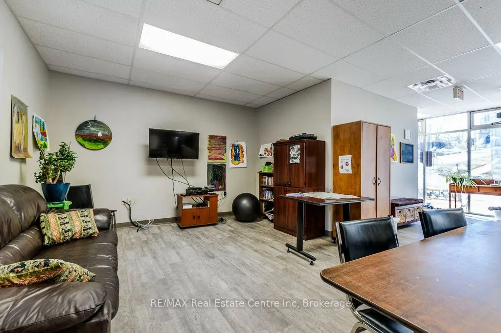 280 St Patrick Street W