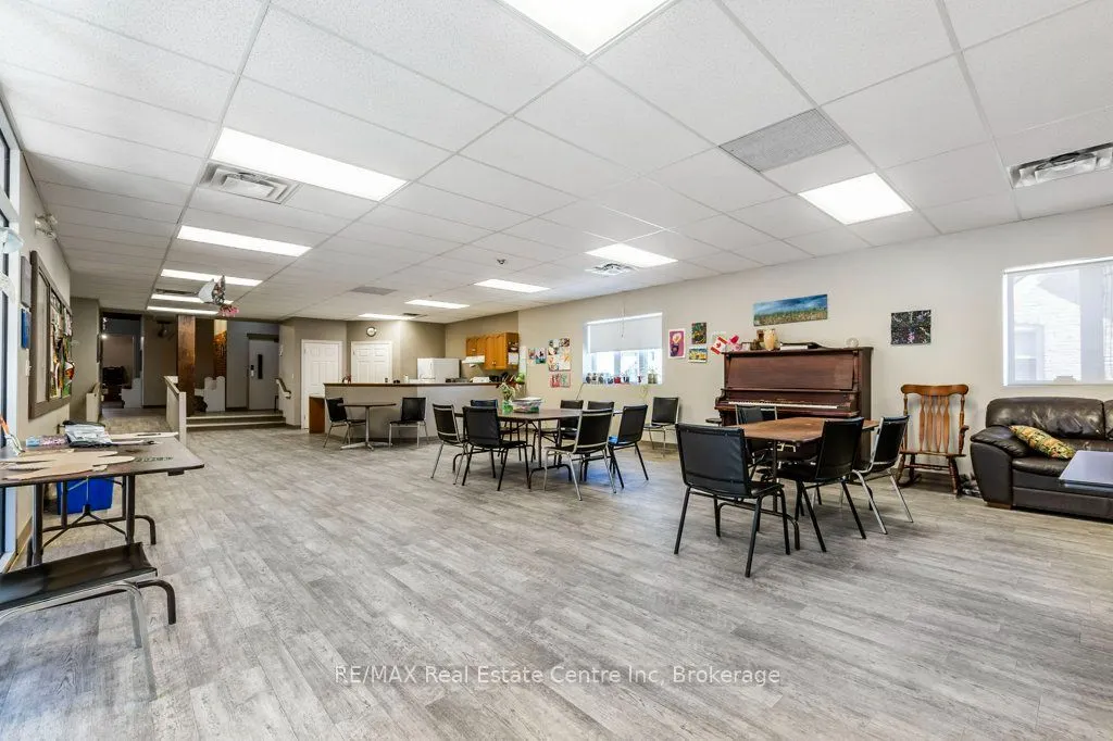 280 St Patrick Street W