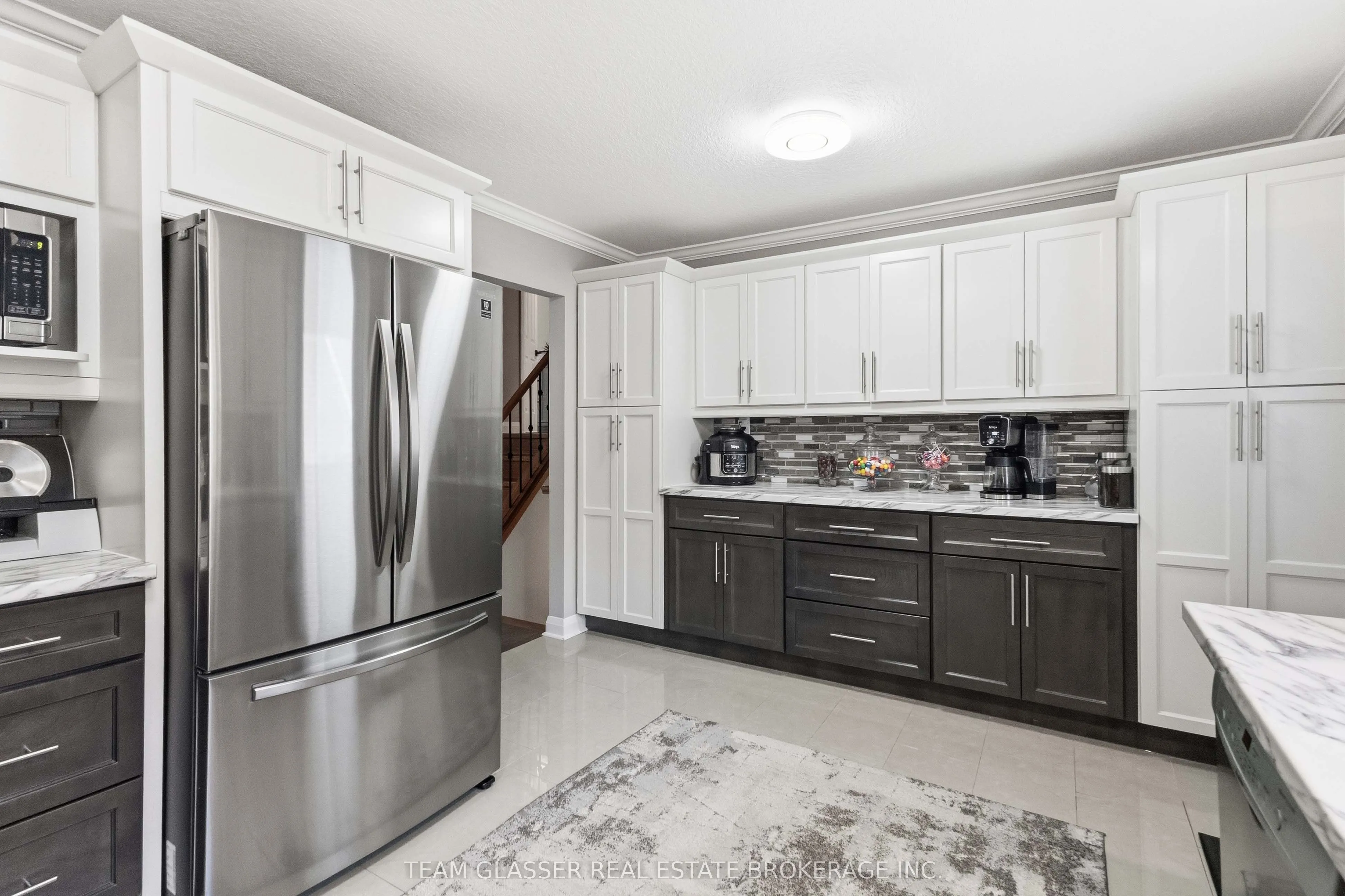 2334 MEADOWGATE Boulevard