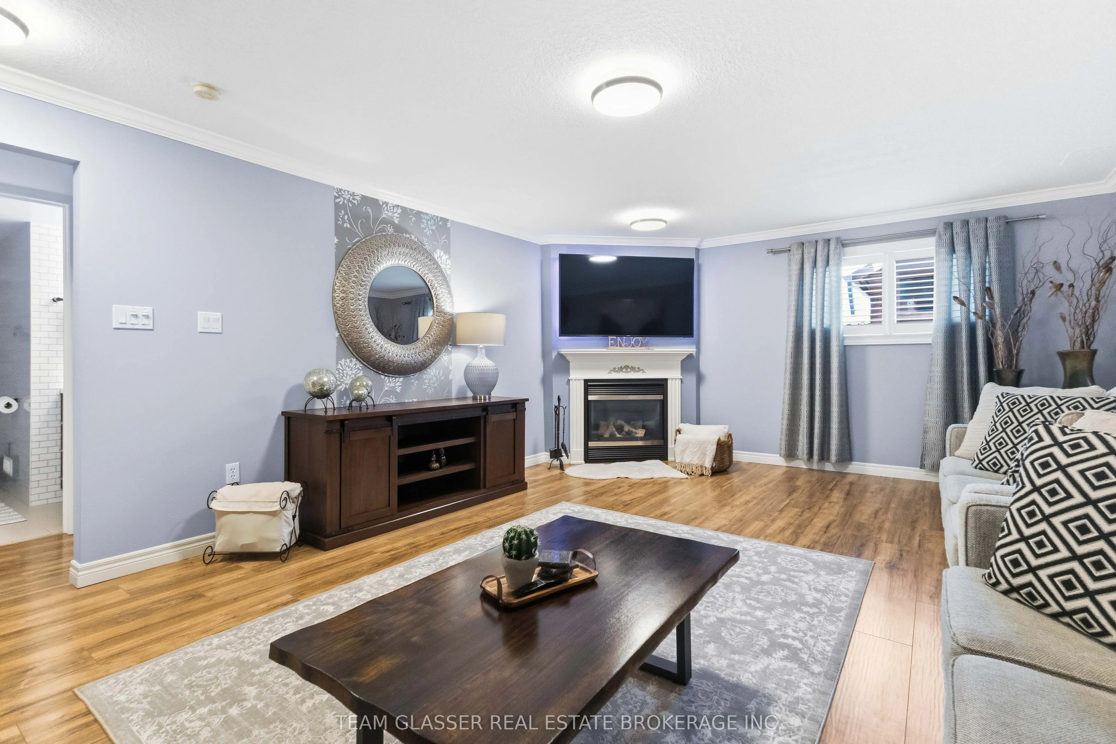 2334 MEADOWGATE Boulevard