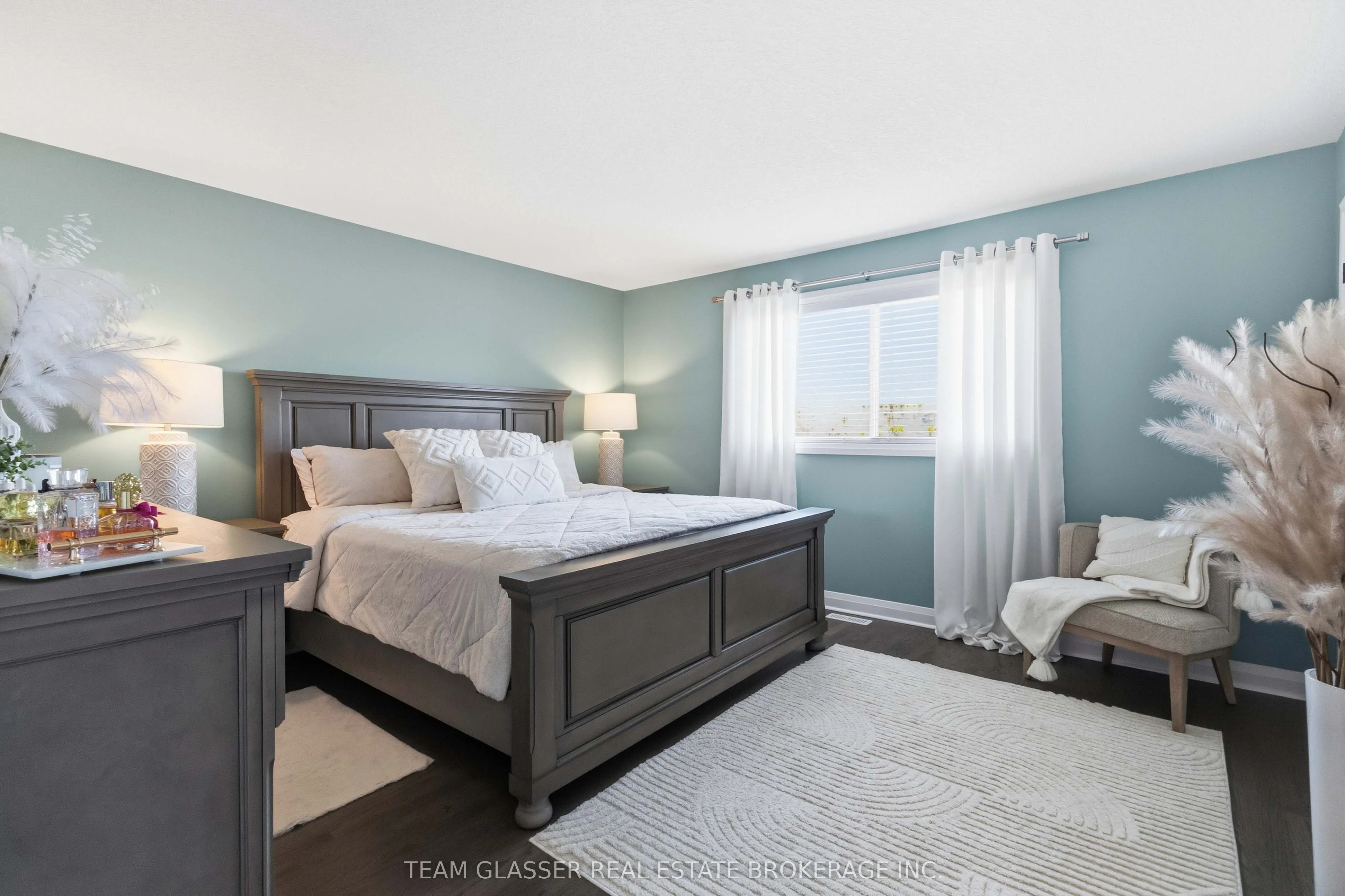 2334 MEADOWGATE Boulevard