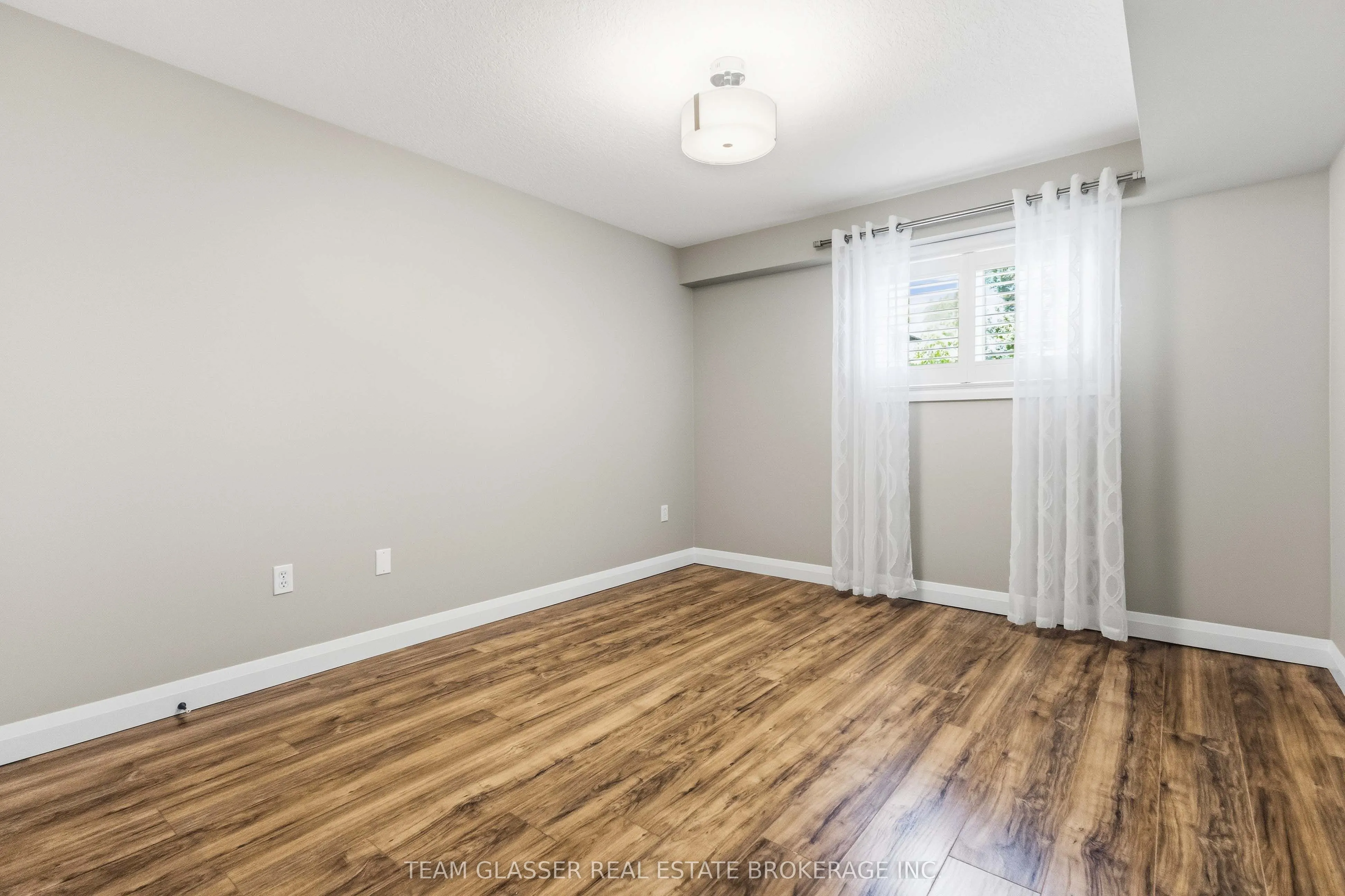 2334 MEADOWGATE Boulevard
