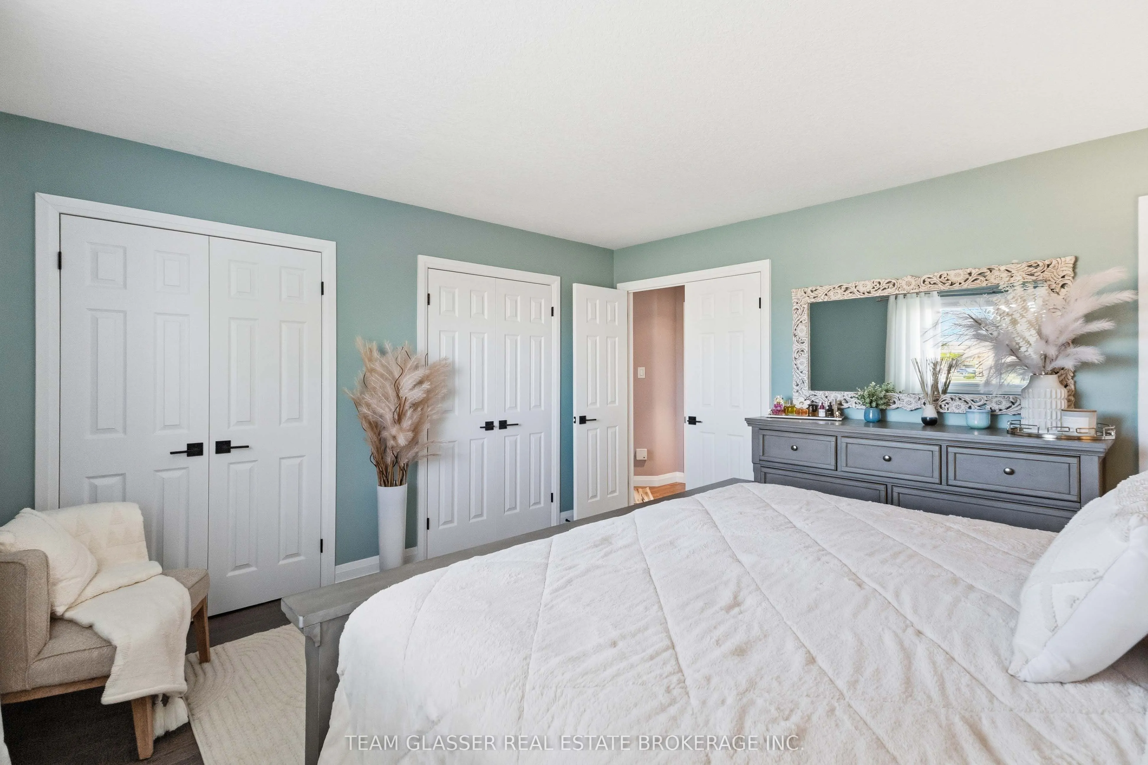 2334 MEADOWGATE Boulevard