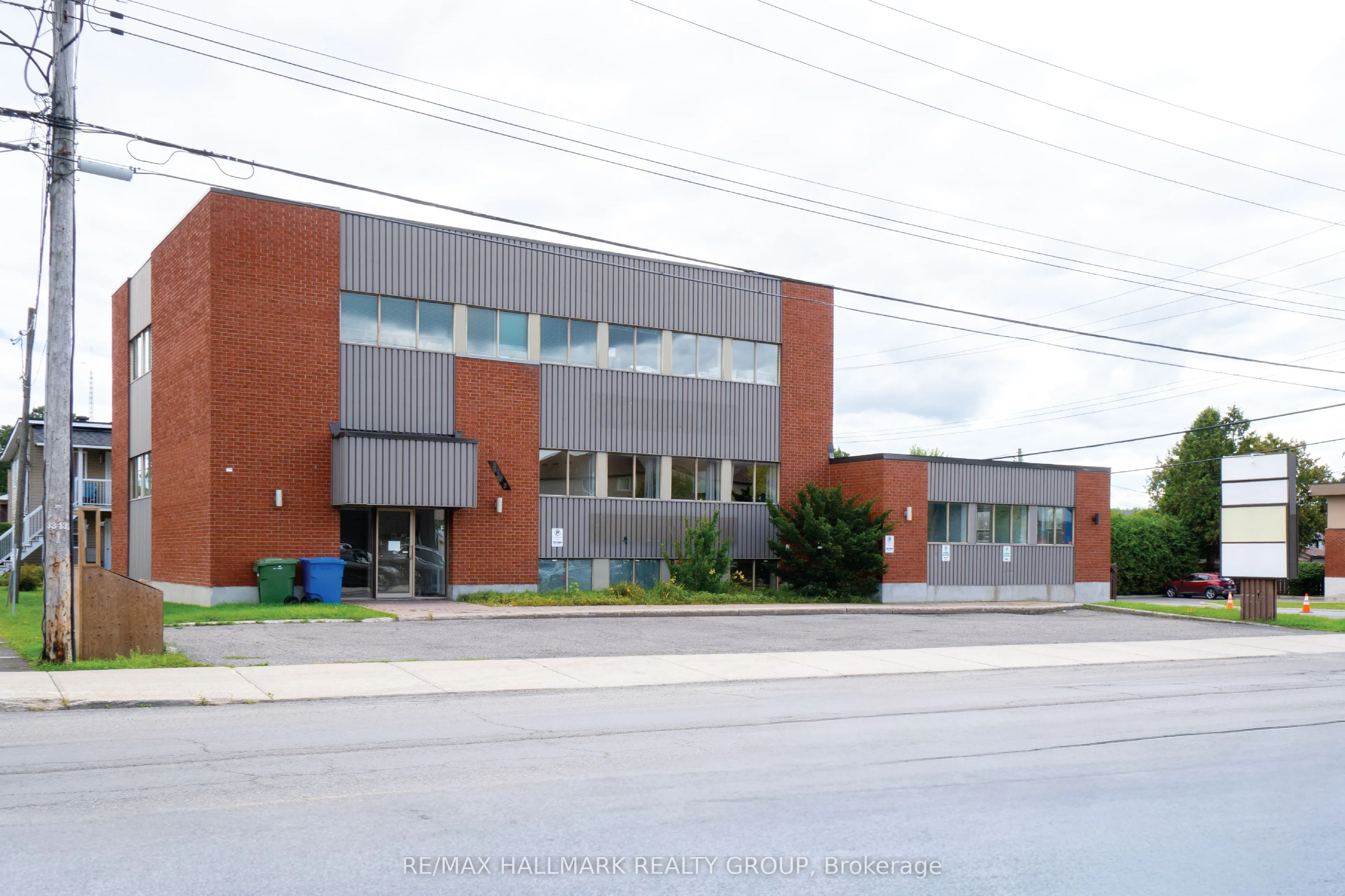 00 Laurier Street