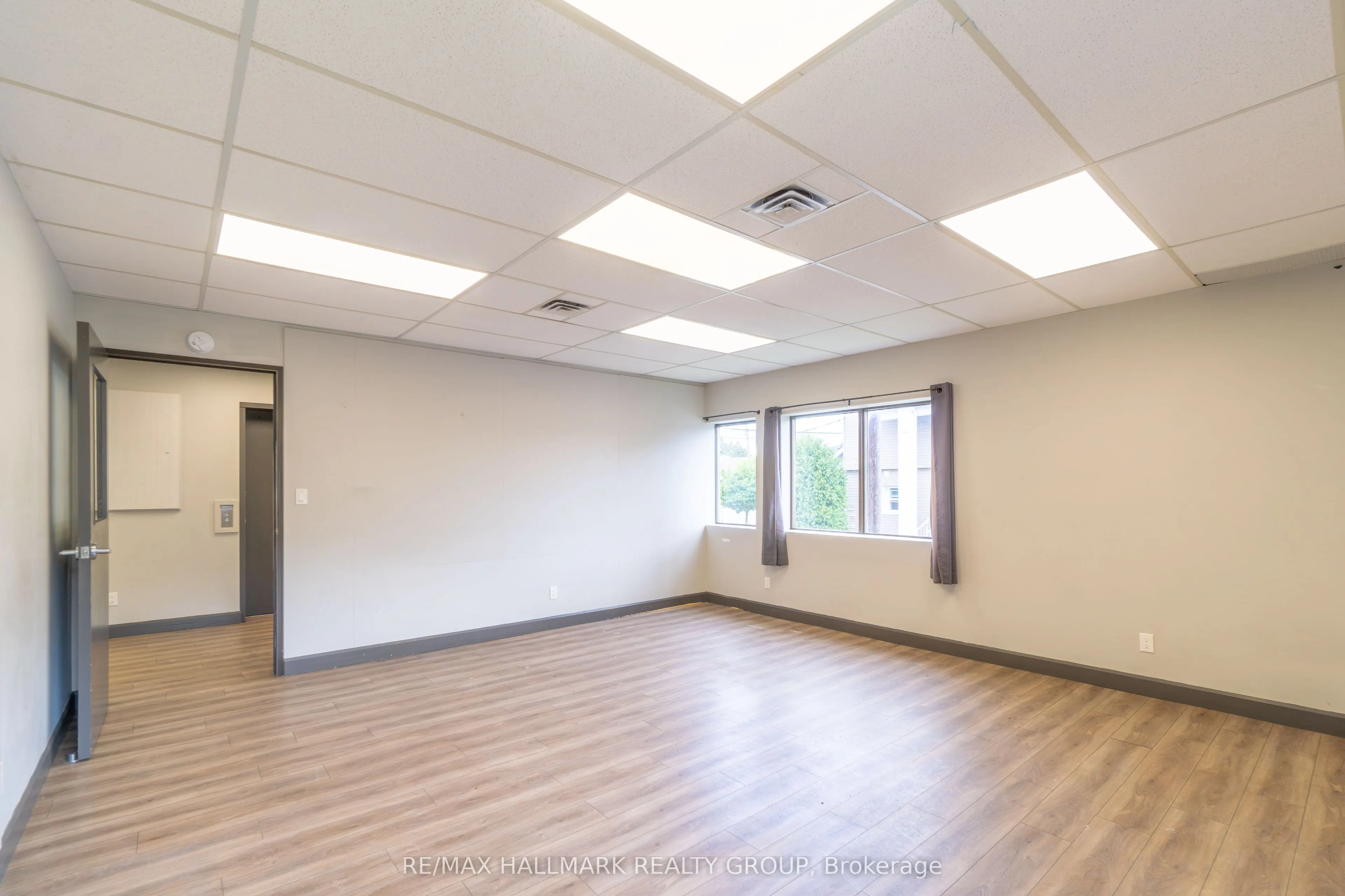 00 Laurier Street