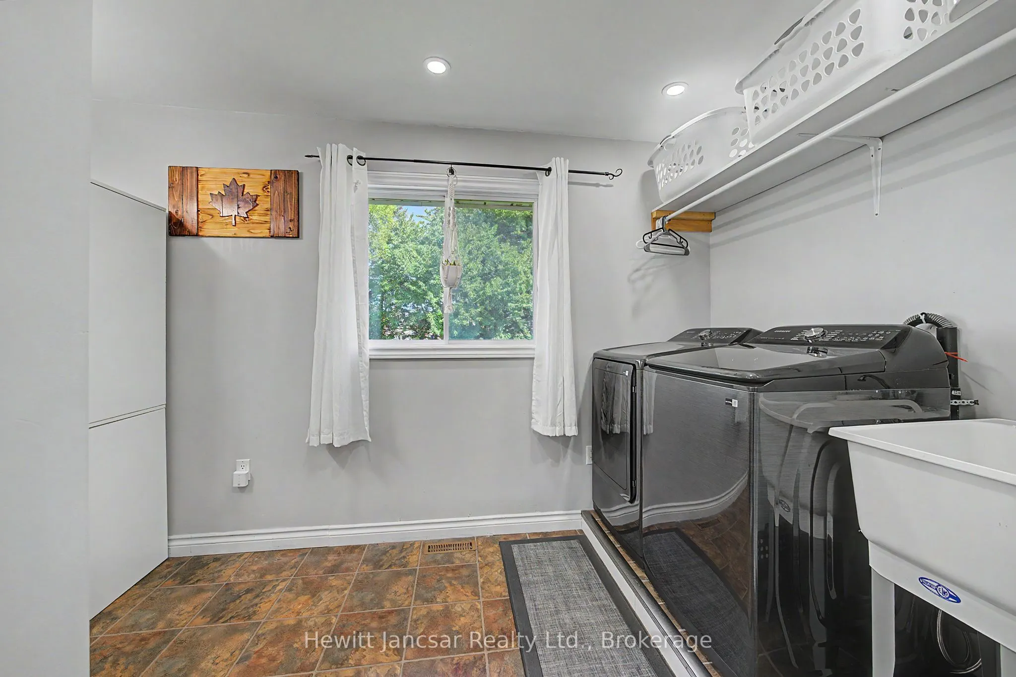 4 Fairview Street