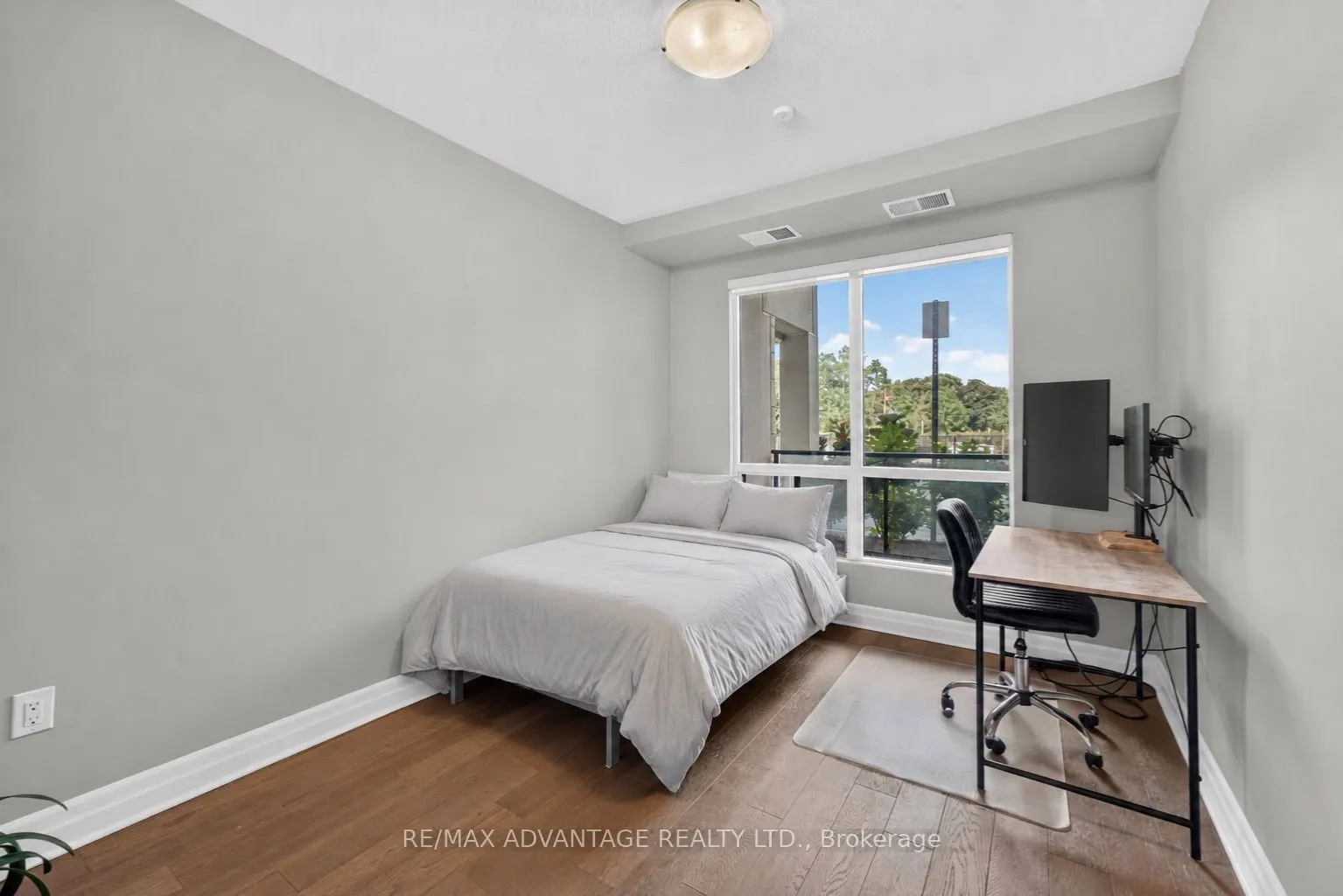 1200 Commissioners Road W #118