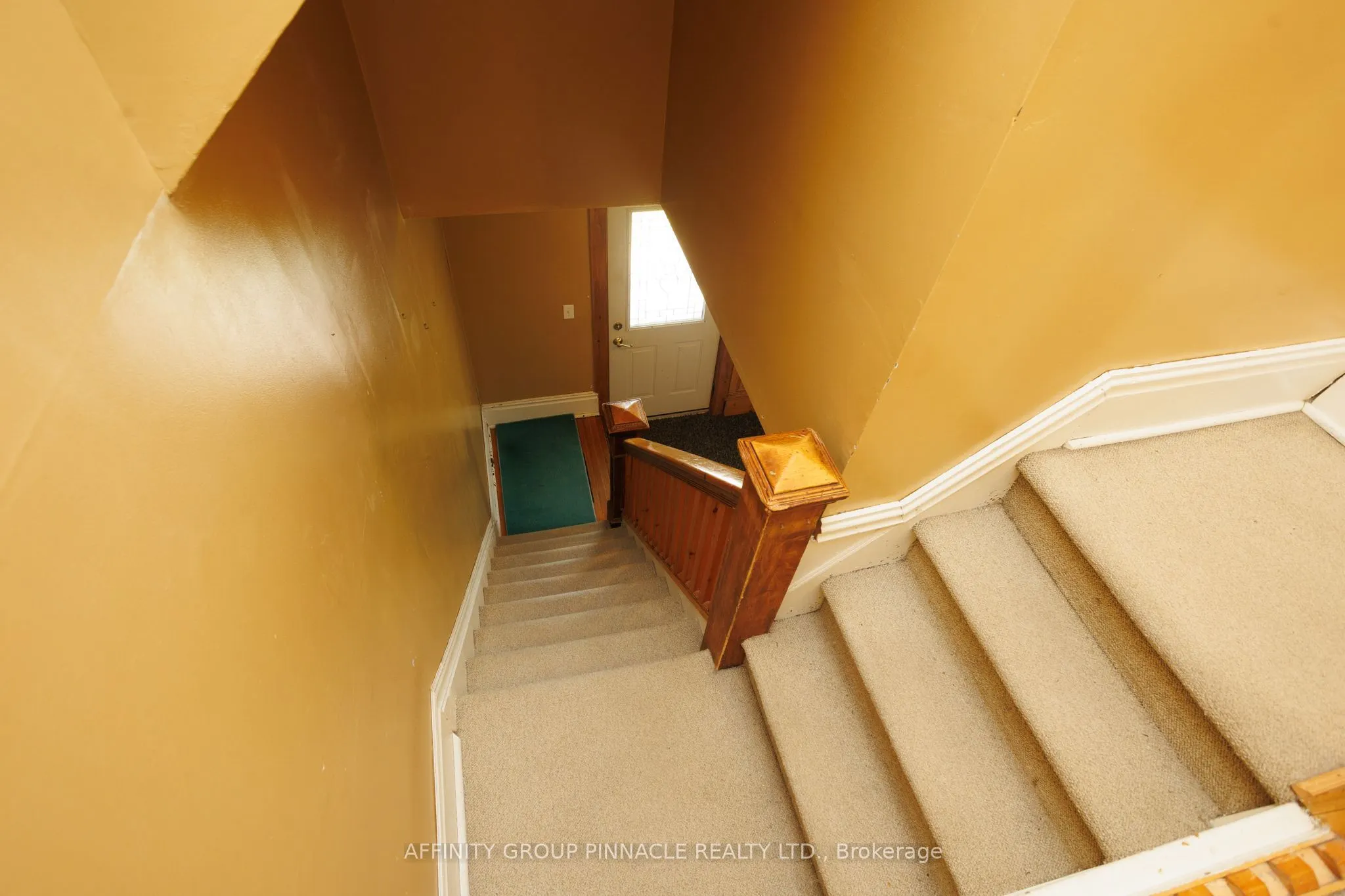 95 Bond Street E