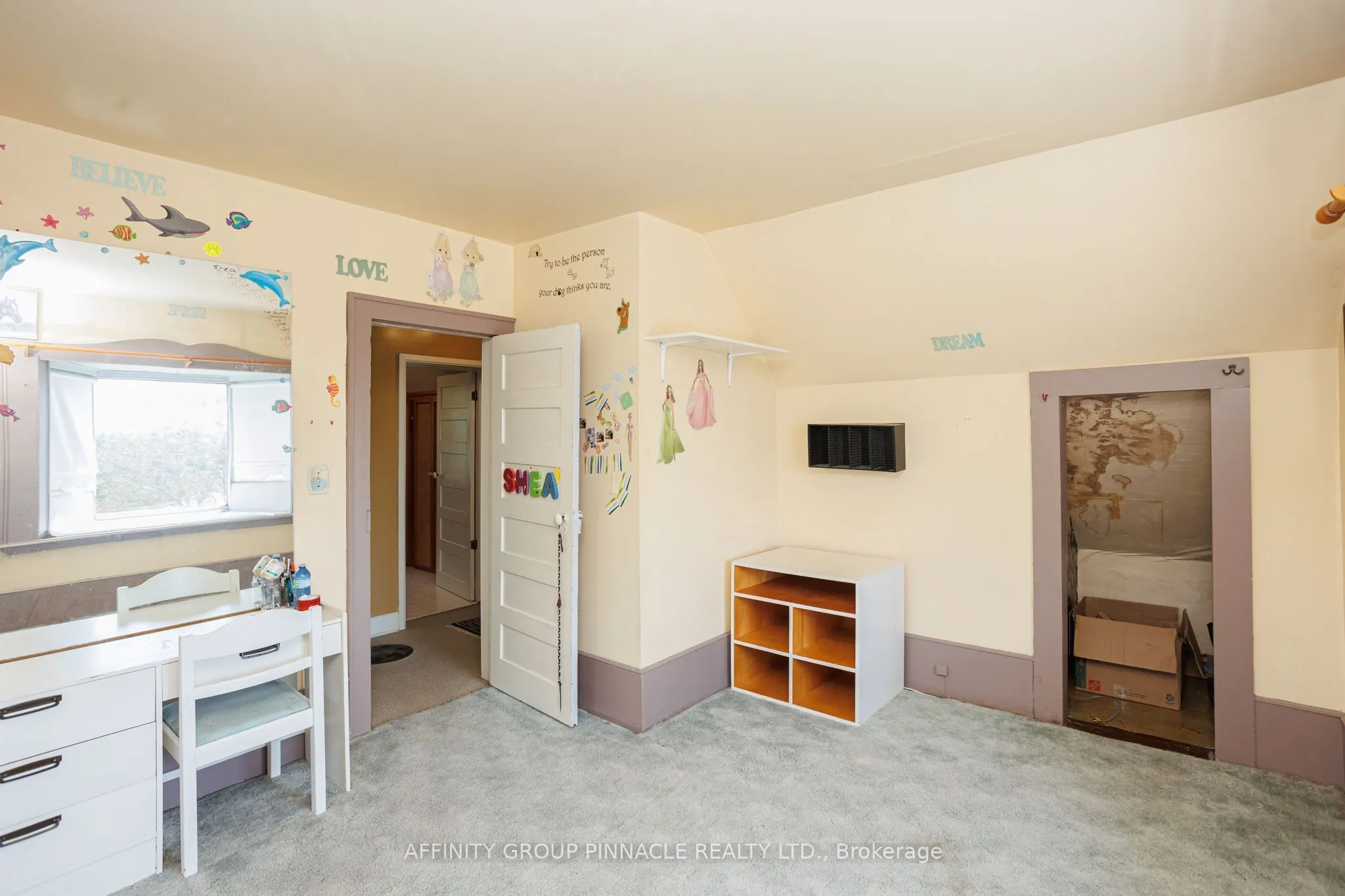 95 Bond Street E