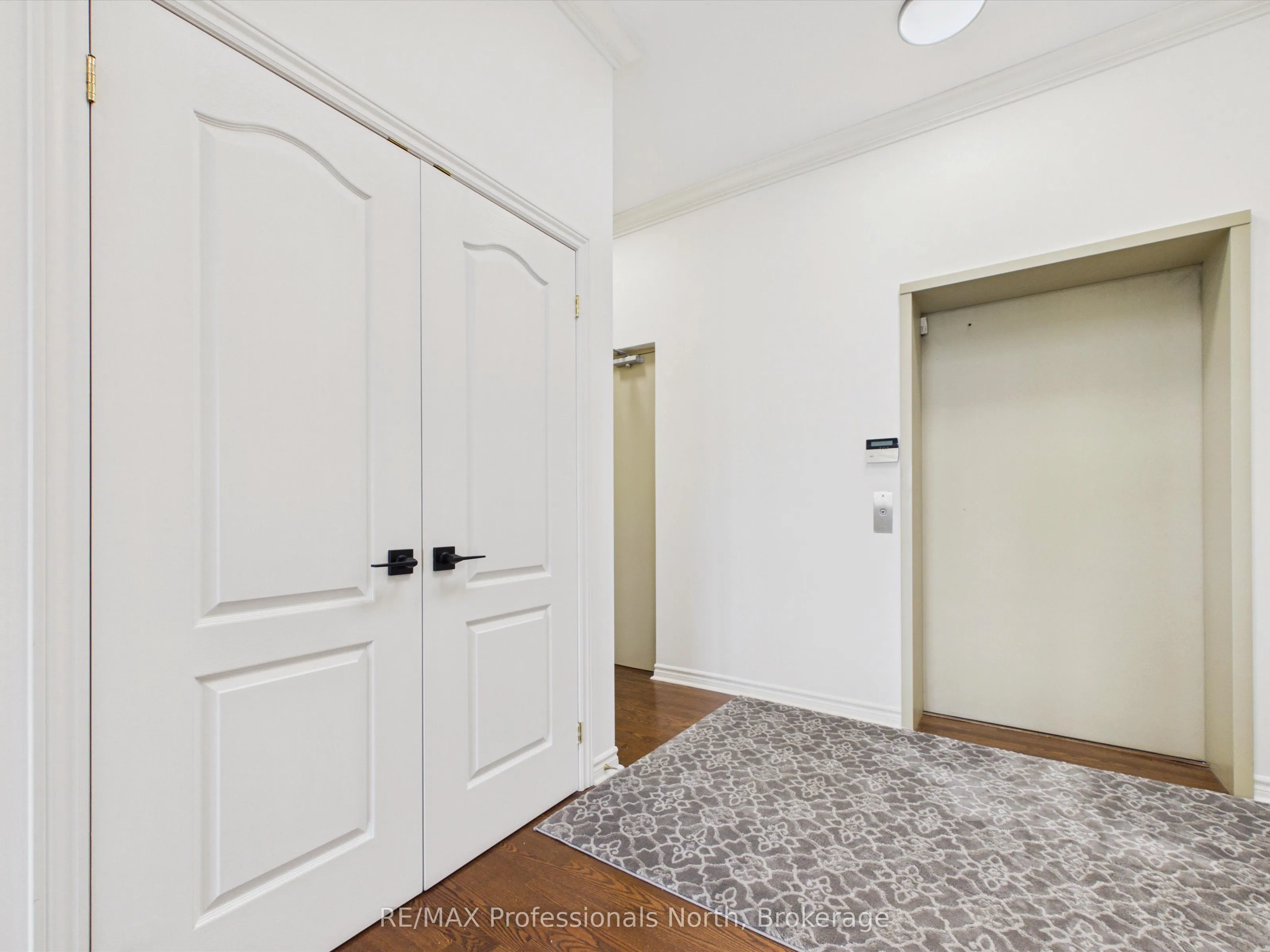 24 Ontario Street #501