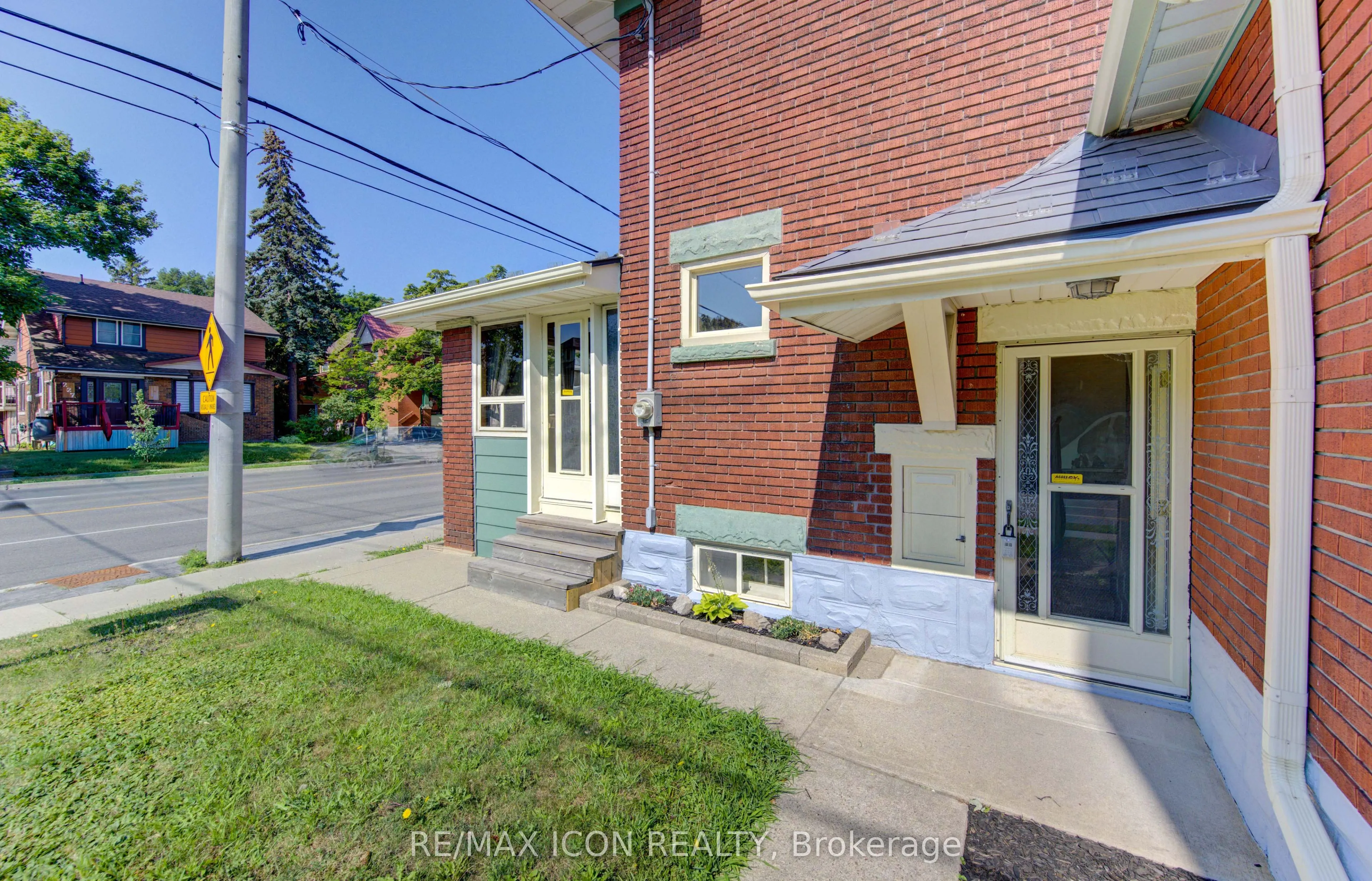 224 Weber Street E