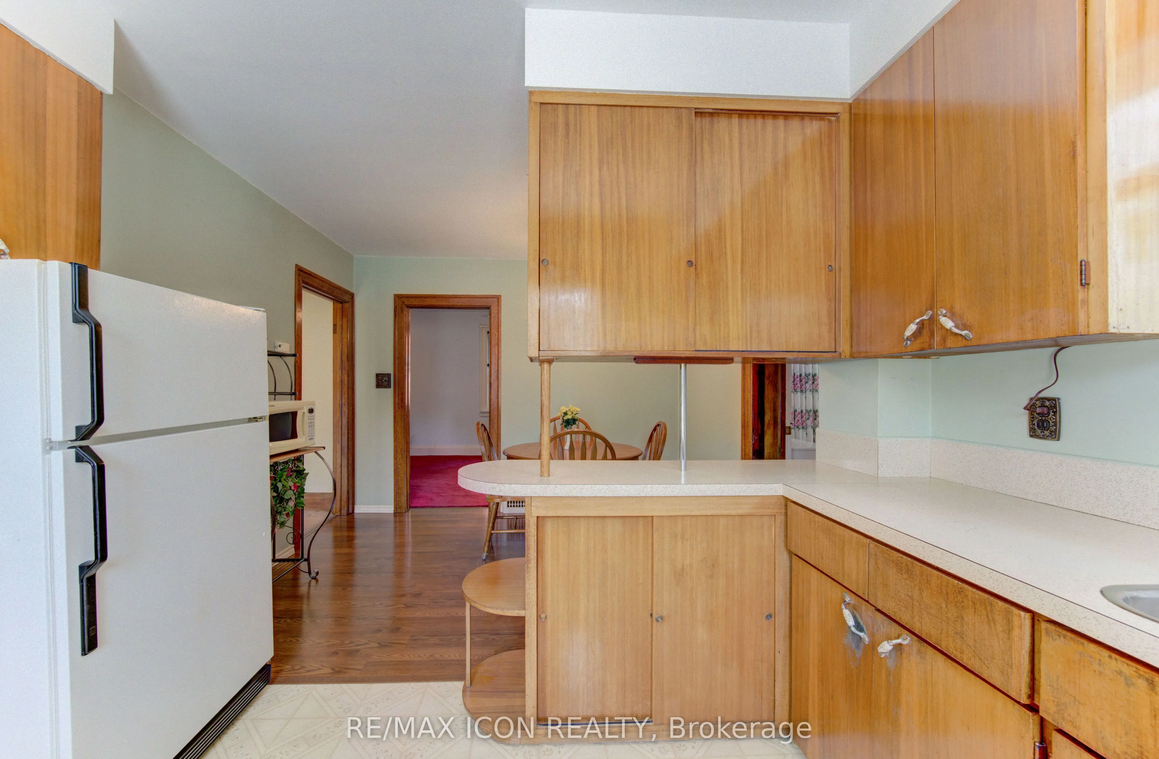 224 Weber Street E
