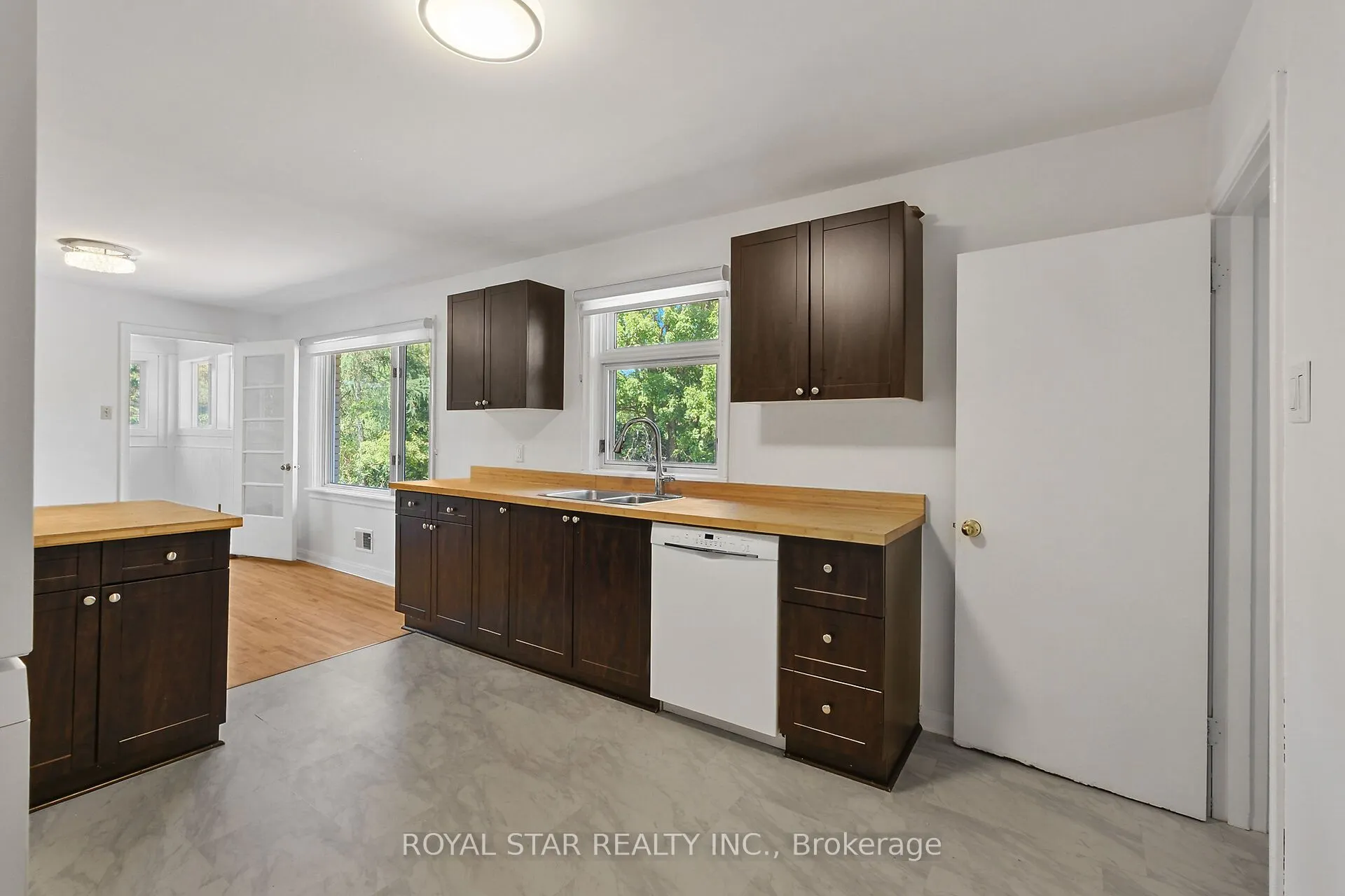 10 Delong Drive