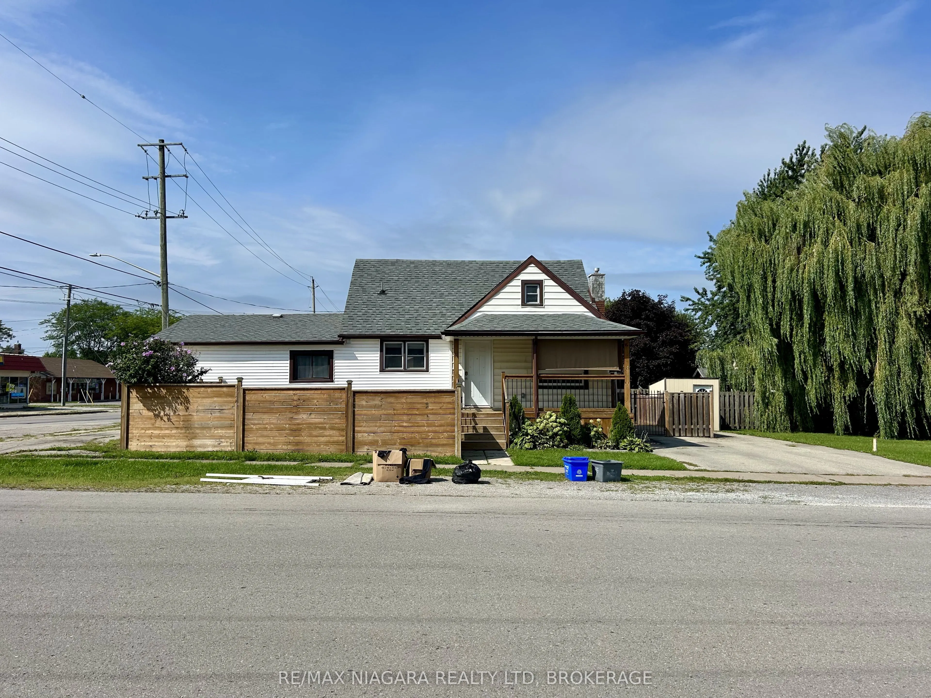 130 Killaly Street E