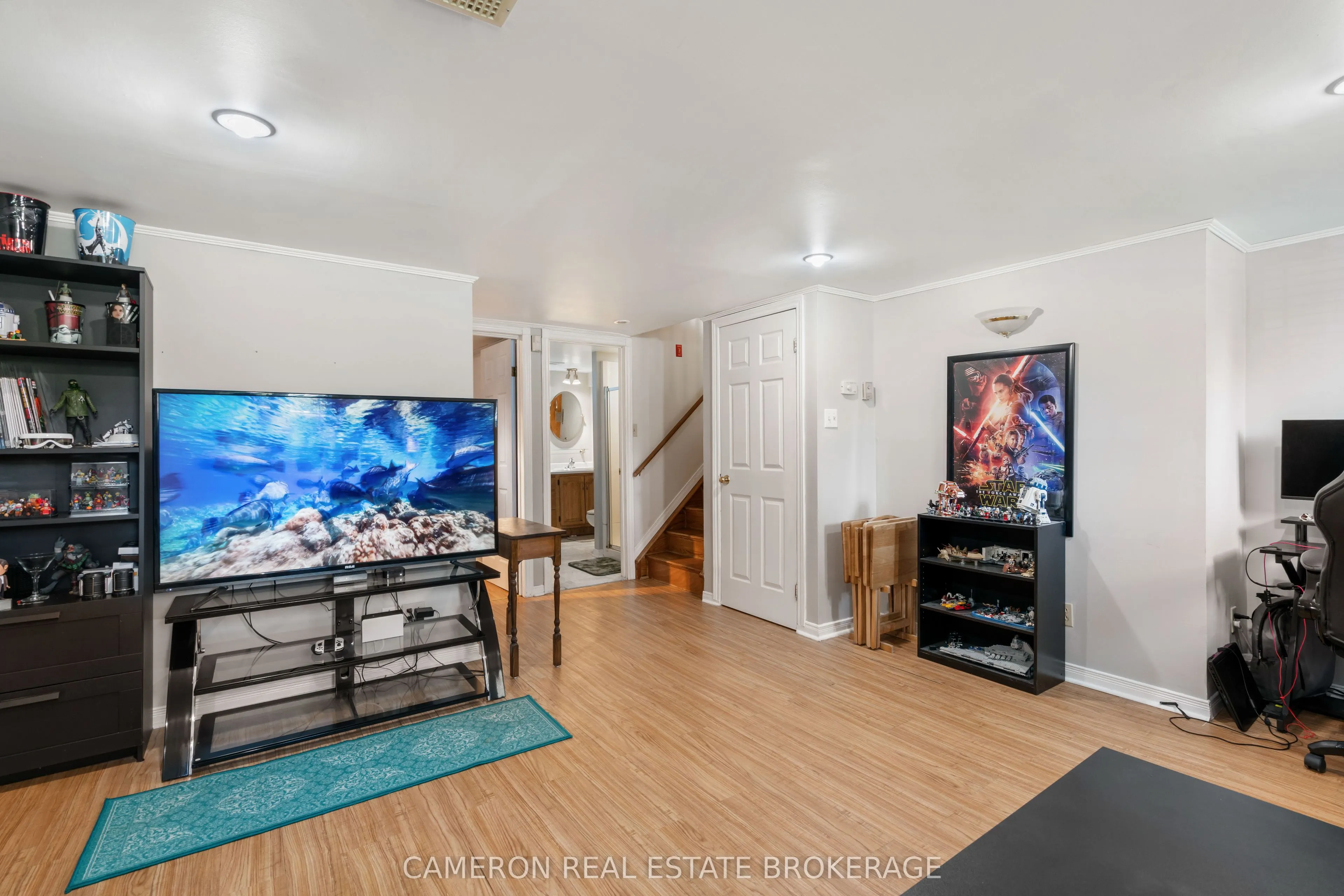 368 Angela Crescent