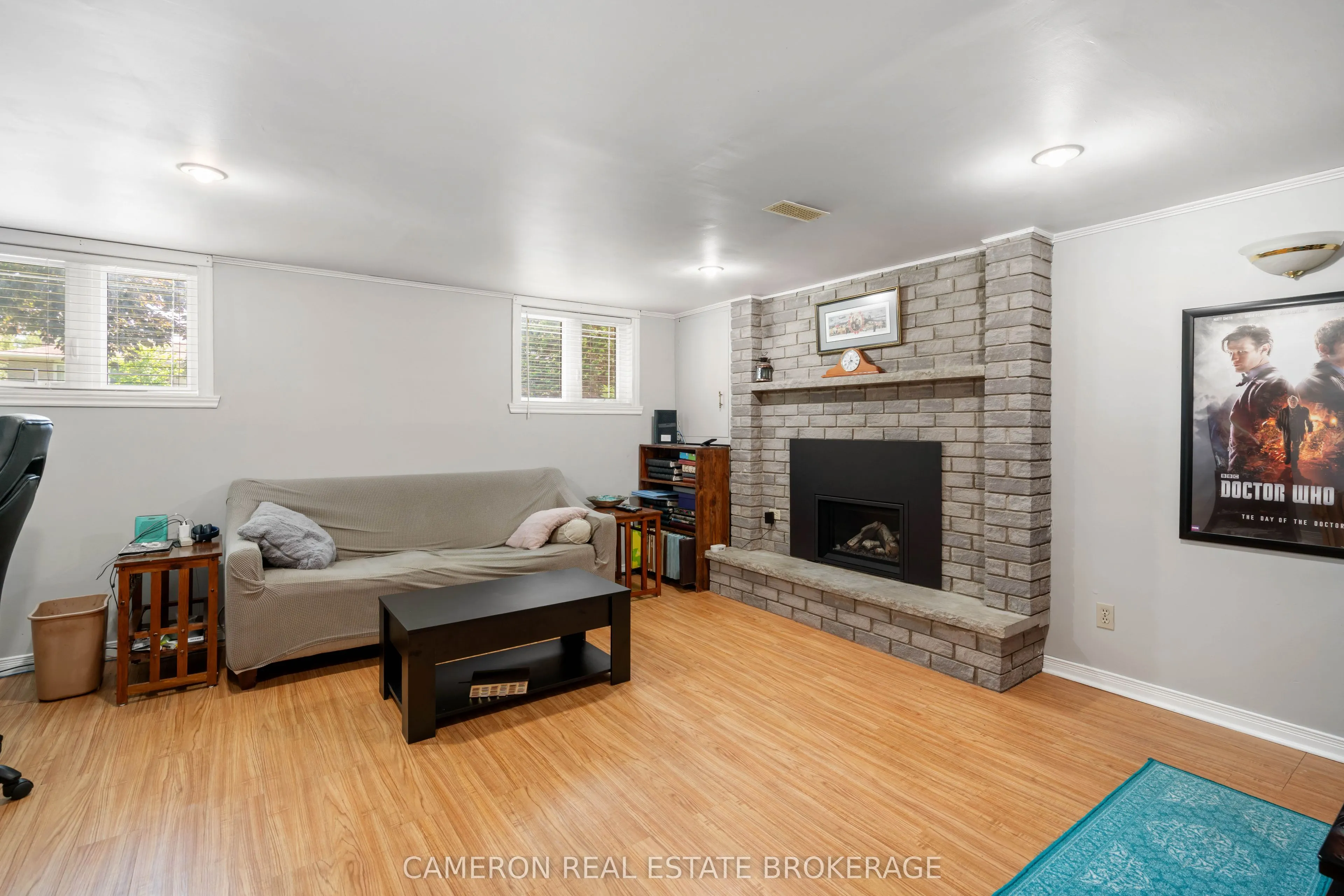 368 Angela Crescent